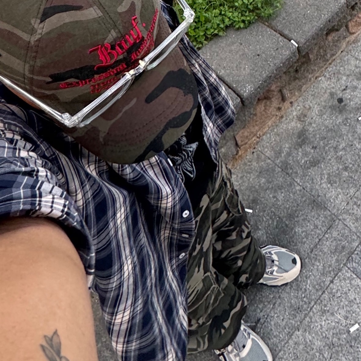 Asics Gel-Venture 6 Feather Grey Black 착용 스타일 - 1