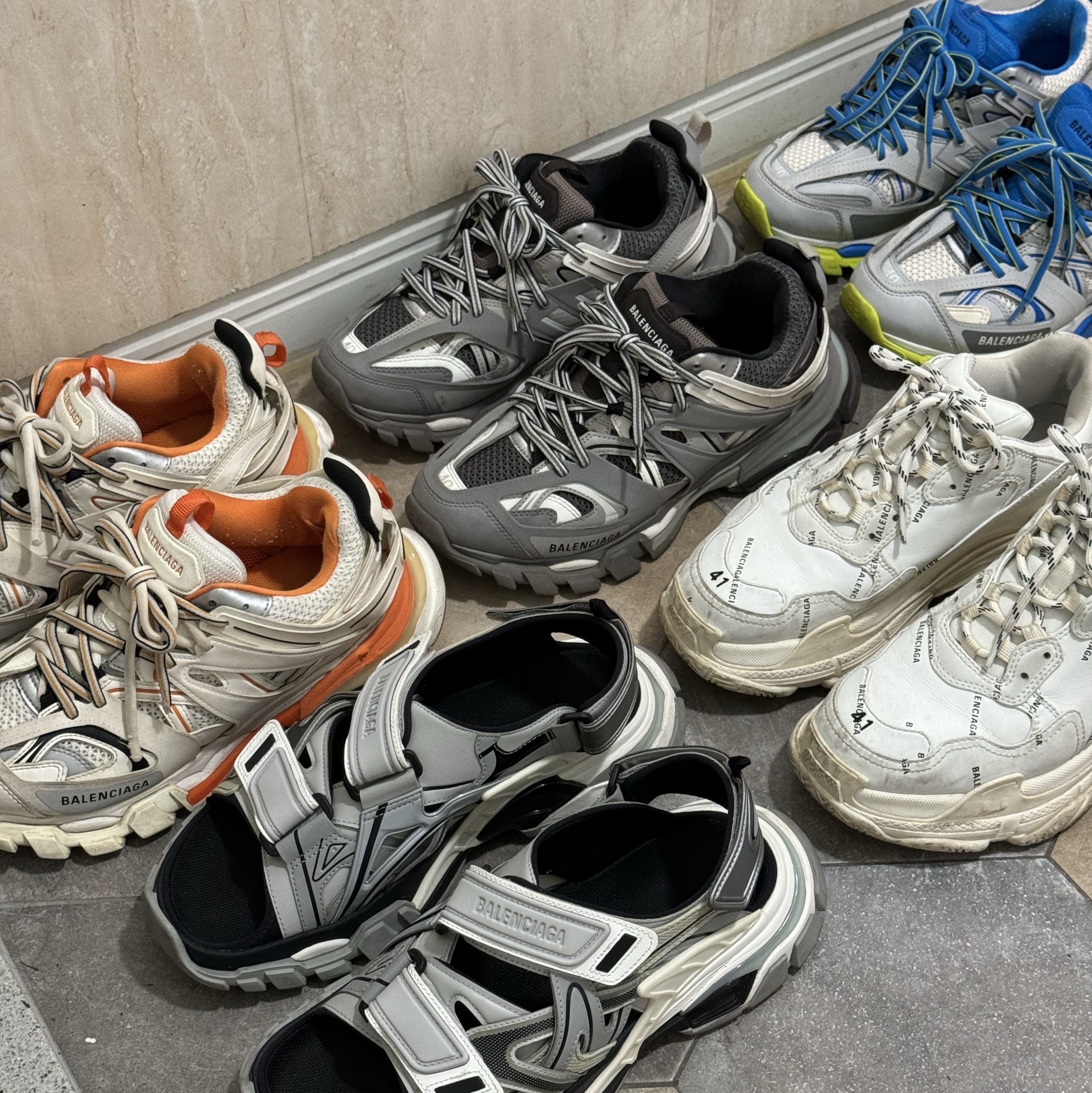 Balenciaga Track Sneakers Grey Blue Yellow, Balenciaga Track Sandal Black 착용 스타일