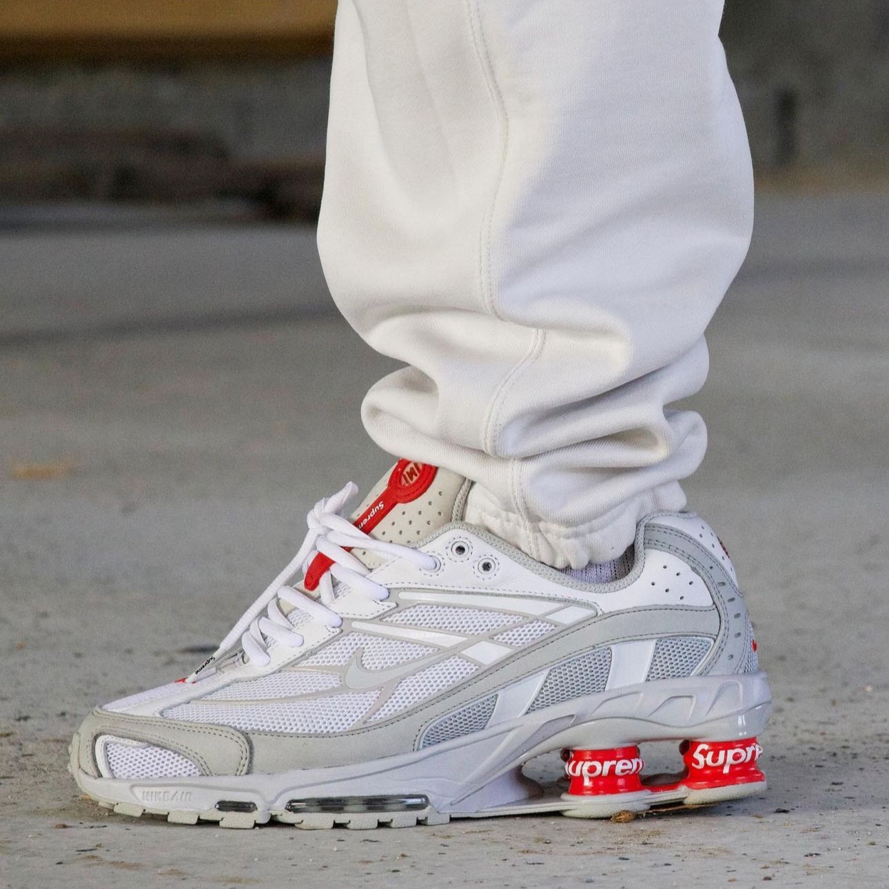Nike x Supreme Shox Ride 2 SP White, Nike x Supreme Shox Ride 2 SP Red 착용 스타일 - 3