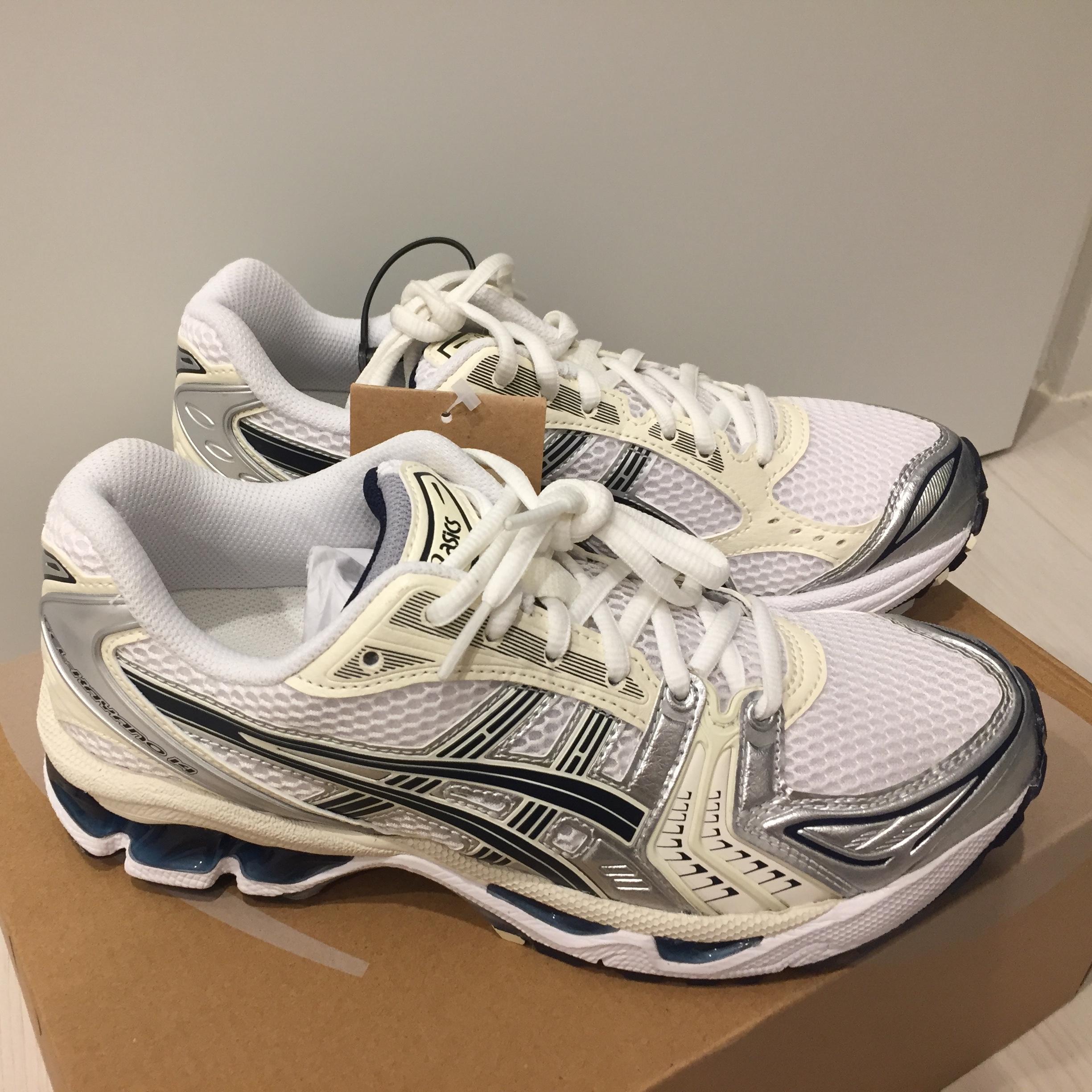 (W) Asics Gel-Kayano 14 White Midnight 착용 스타일 - 1