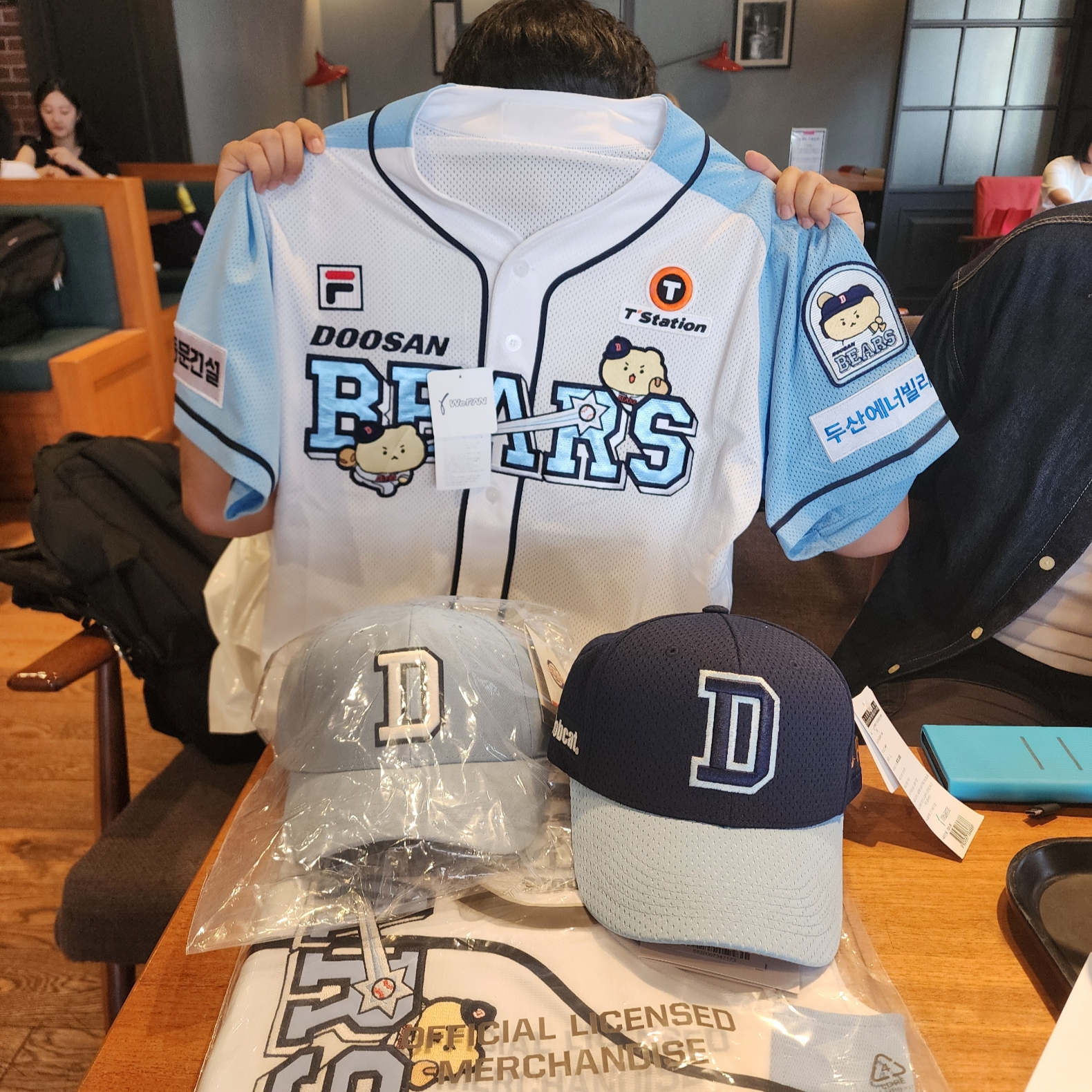 Doosan Bears x Manggom Authentic Uniform White Patch Ver. 1 (Non Marking Ver.), Doosan Bears x Manggom Replica Uniform White (Non Marking Ver.) 착용 스타일