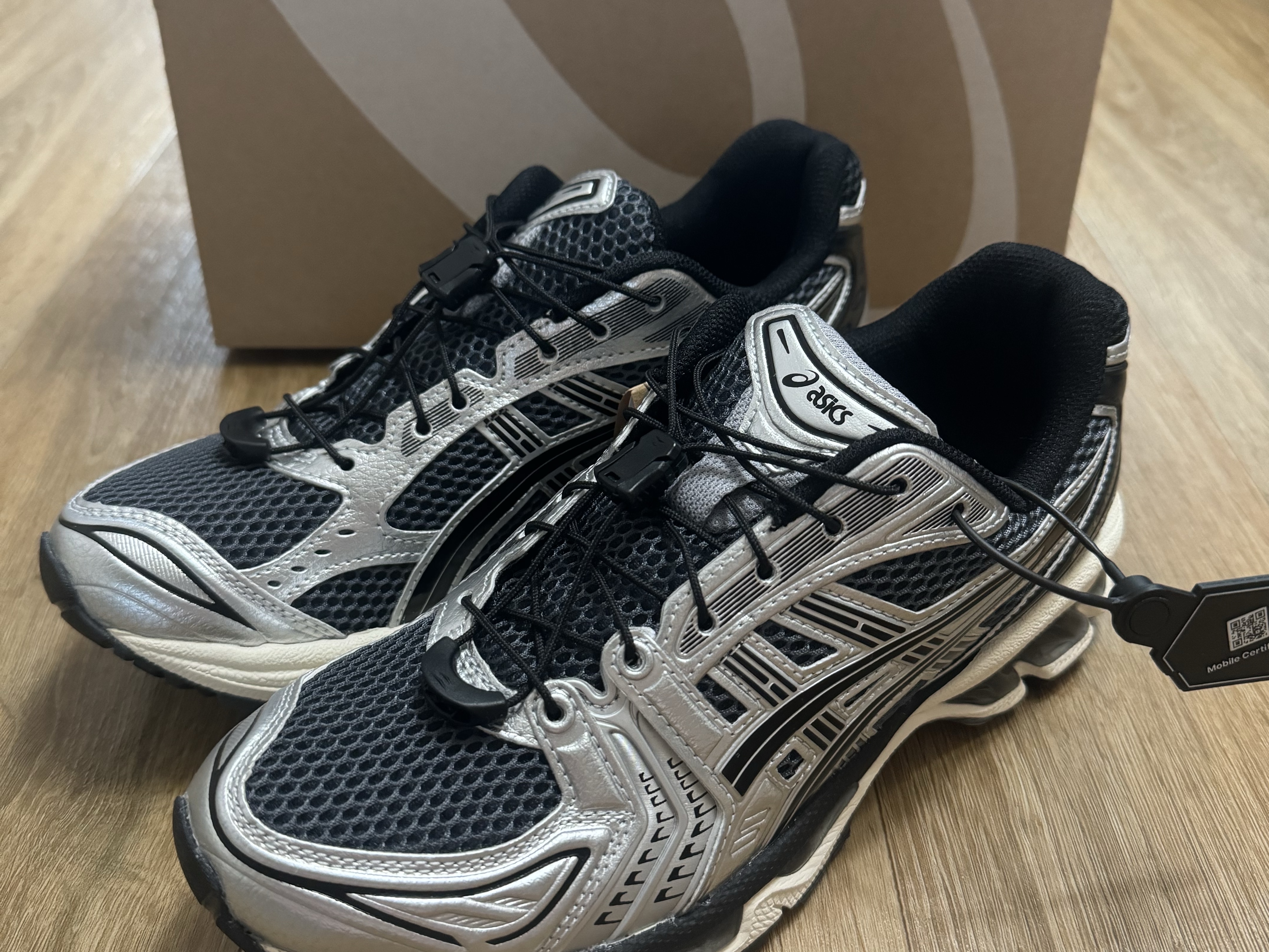 Asics Unlimited Gel-Kayano 14 Carrier Grey Black 착용 스타일 - 1