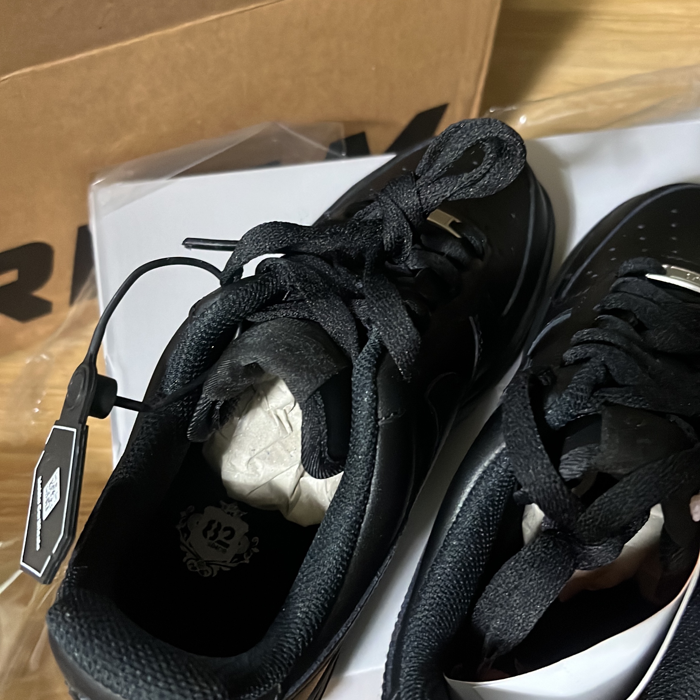 (W) Nike Air Force 1 '07 Low Triple Black 착용 스타일