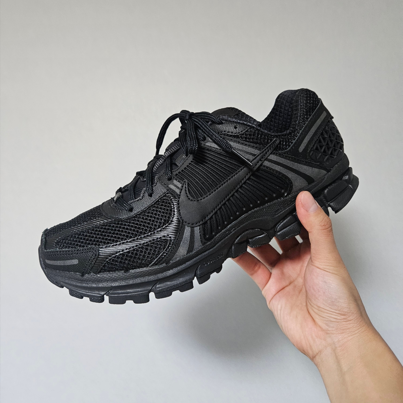 Nike Zoom Vomero 5 SP Black 착용 스타일