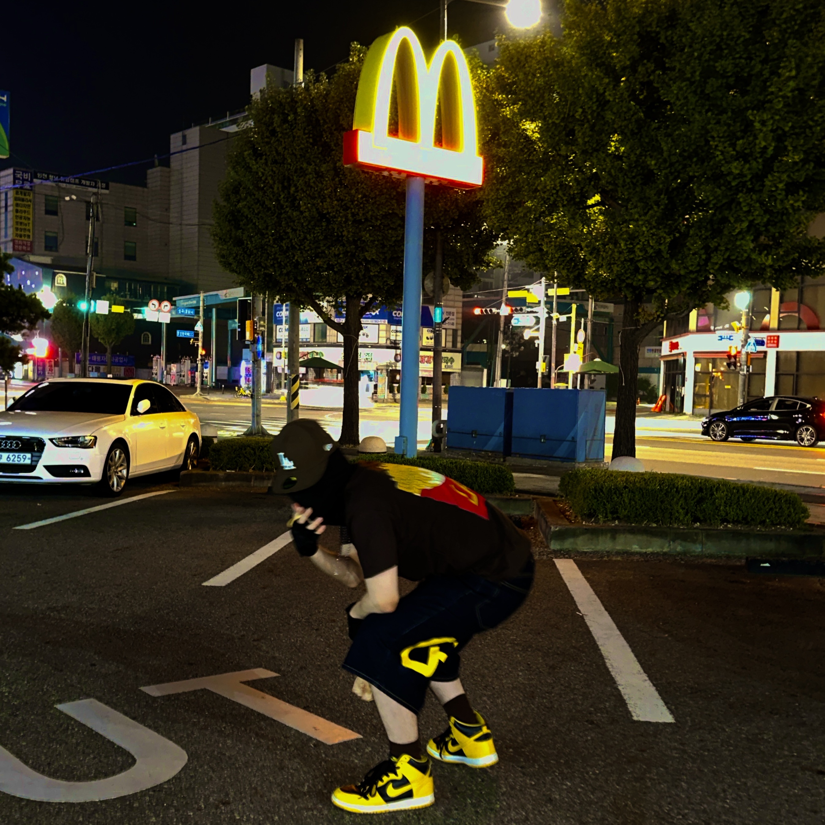 Nike Dunk High SP Varsity Maize, Nike Wu-Tang Clan Dunk High Black and Pollen 착용 스타일 - 4