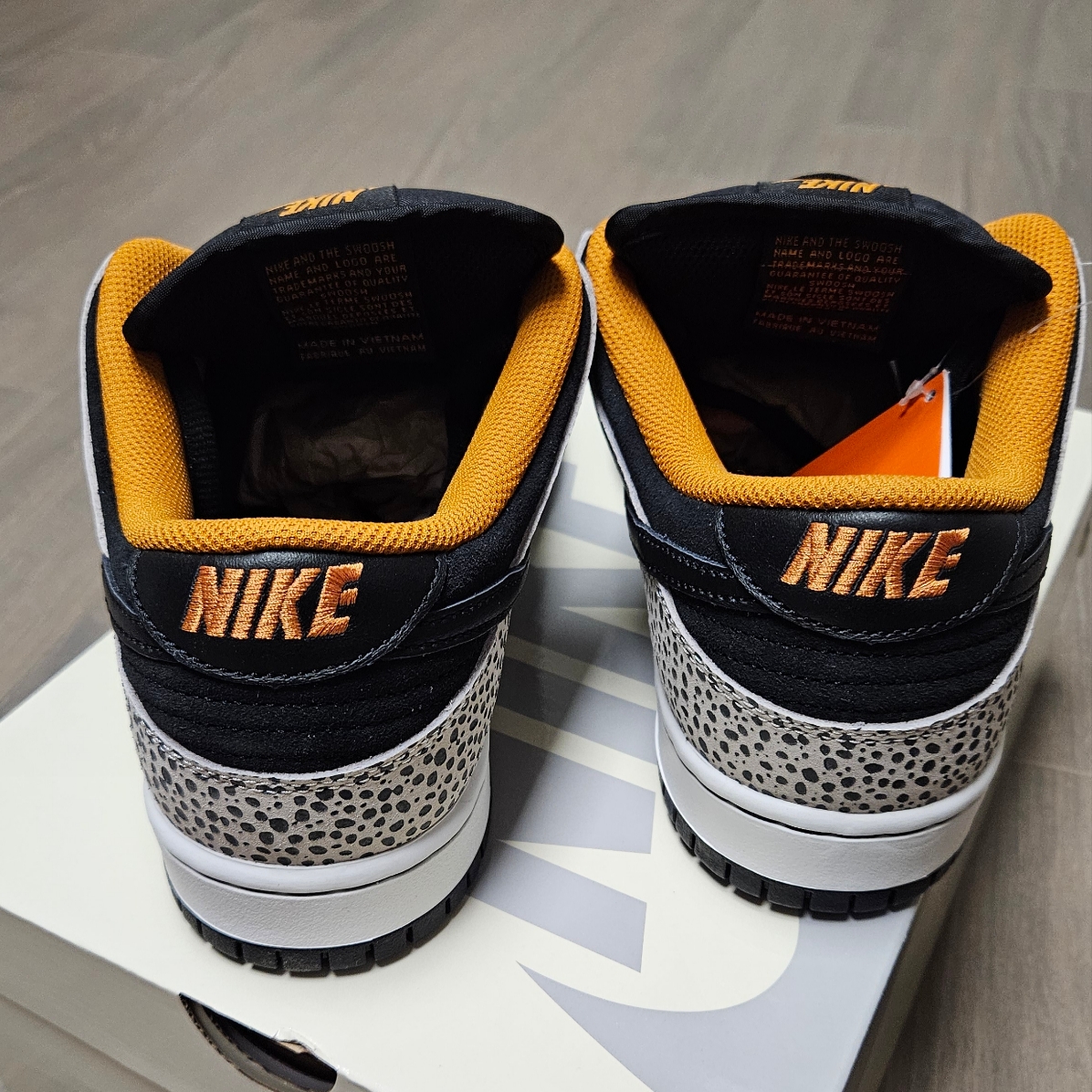 Nike SB Dunk Low Pro Electric Phantom and Black 착용 스타일 - 4