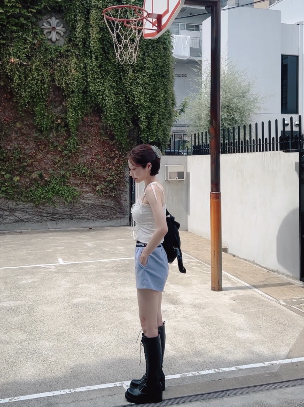 (W) Alexander Wang Elastic Short in Stretch Corduroy Evening Haze 착용 스타일