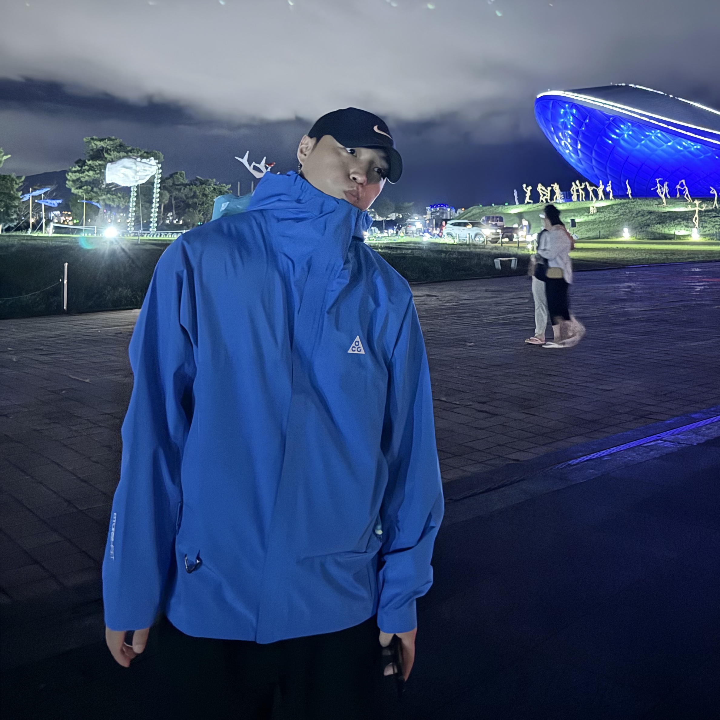 Nike ACG Storm-Fit ADV Cascade Rains Full Zip Jacket Light Photo Blue Summit White - Asia 착용 스타일 - 2