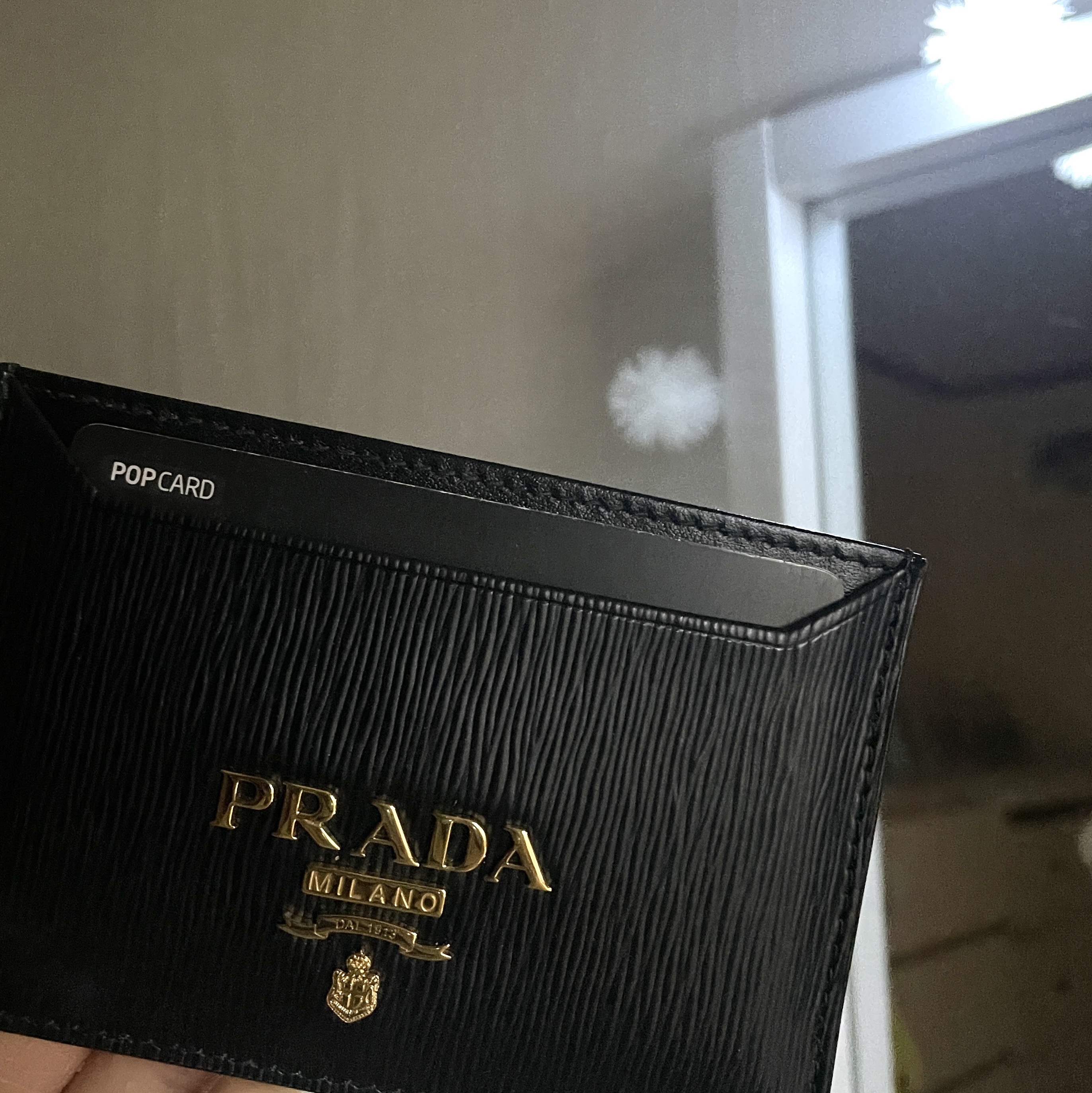 Prada Vitello Move Saffiano Leather Card Holder Black 착용 스타일