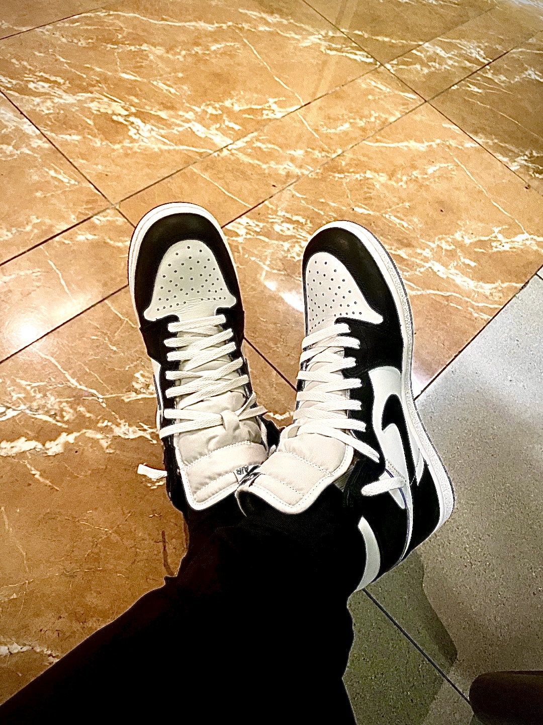 Jordan 1 High 85 Black White 착용 스타일