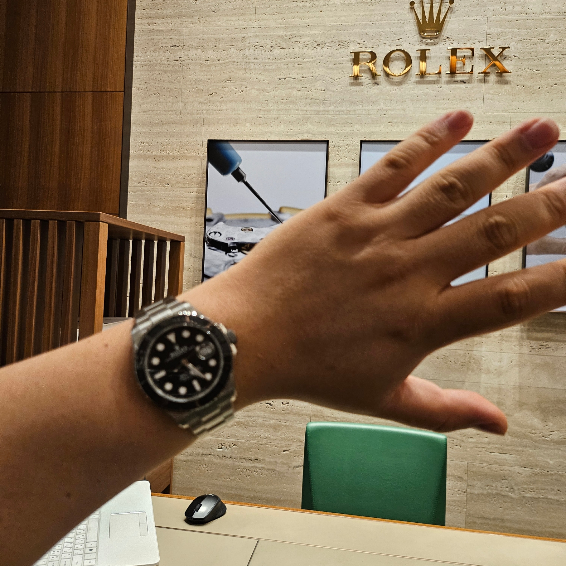 Rolex Yacht-Master 42mm 226627 Black Oyster 착용 스타일 - 1