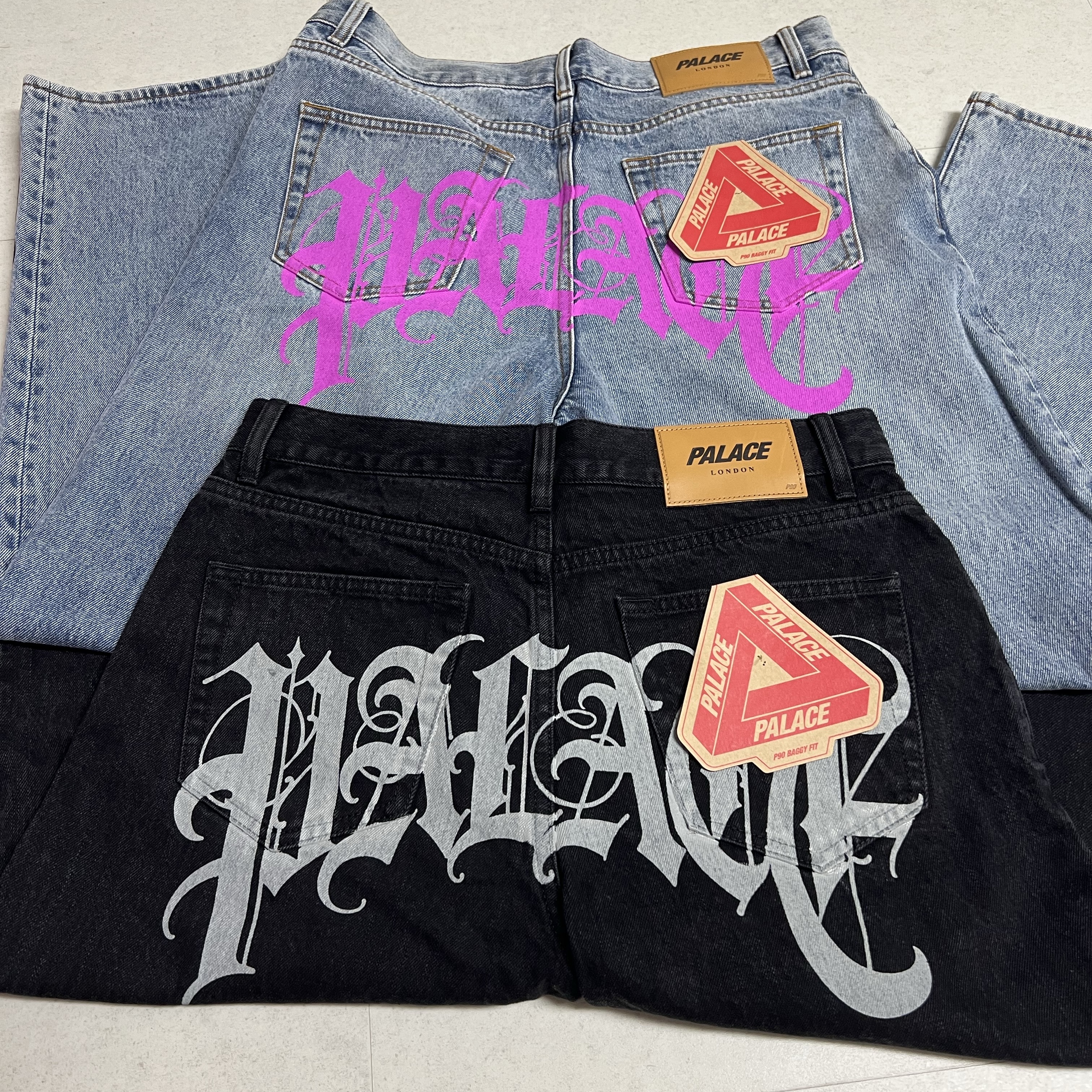 Palace EL Script P90 Baggy Jean Stone Wash - 24FW, Palace EL Script P90 Baggy Jean Black - 24FW 착용 스타일