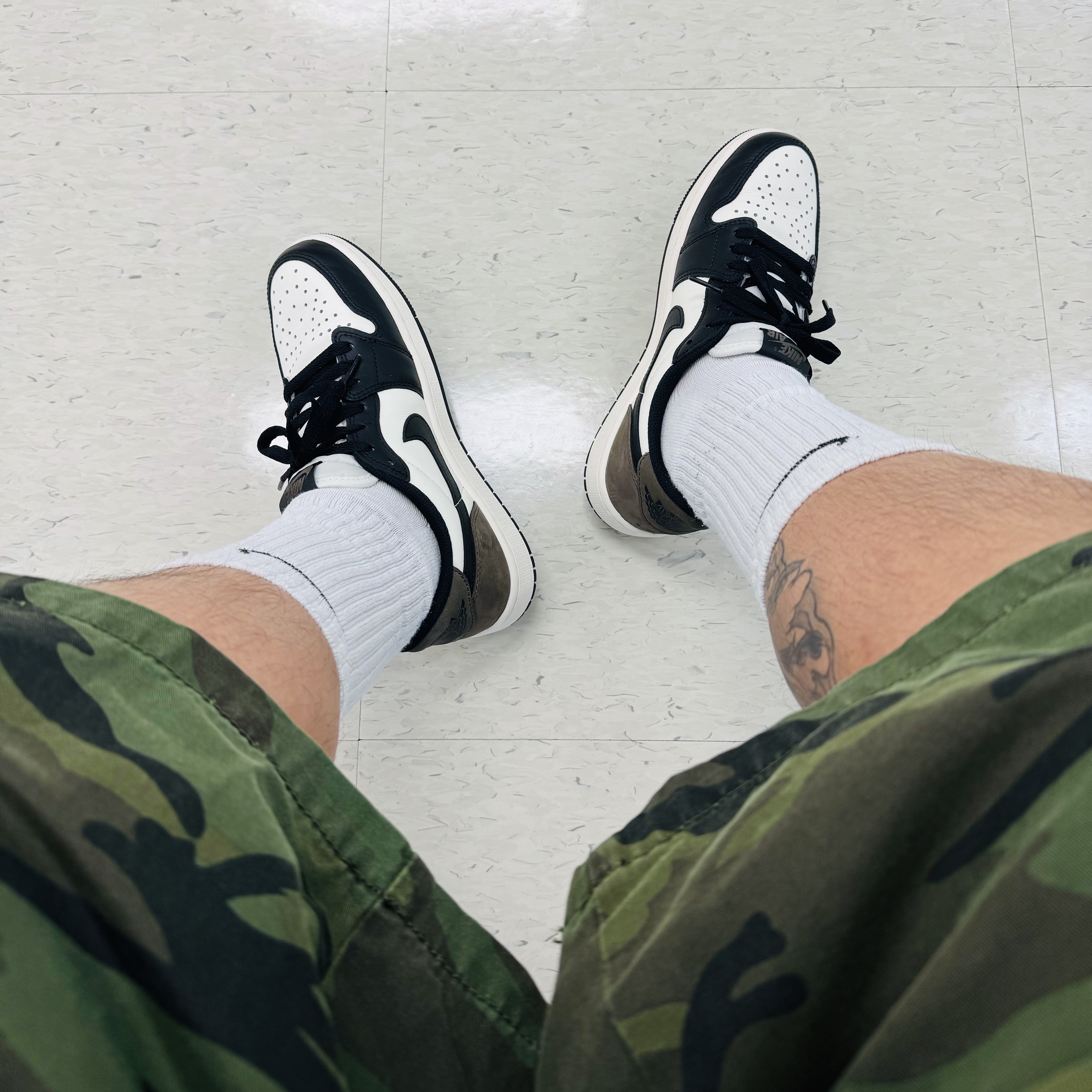Jordan 1 Retro Low OG Mocha 착용 스타일