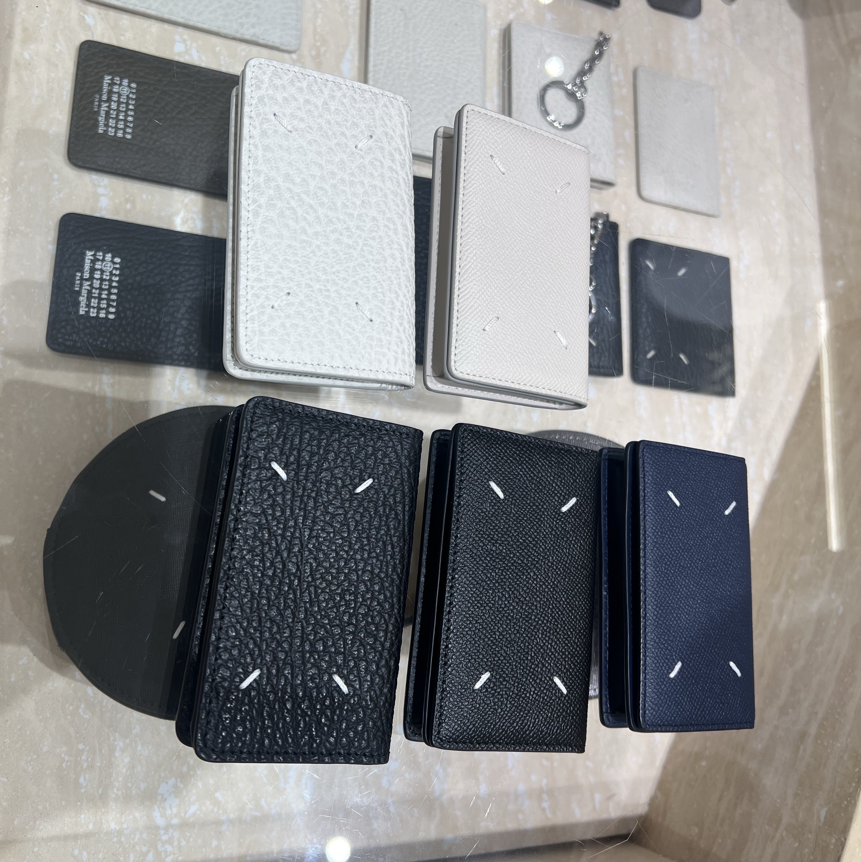 Maison Margiela Leather Business Card Holder Black, Maison Margiela Stitch Leather Flap Card Holder Black 착용 스타일