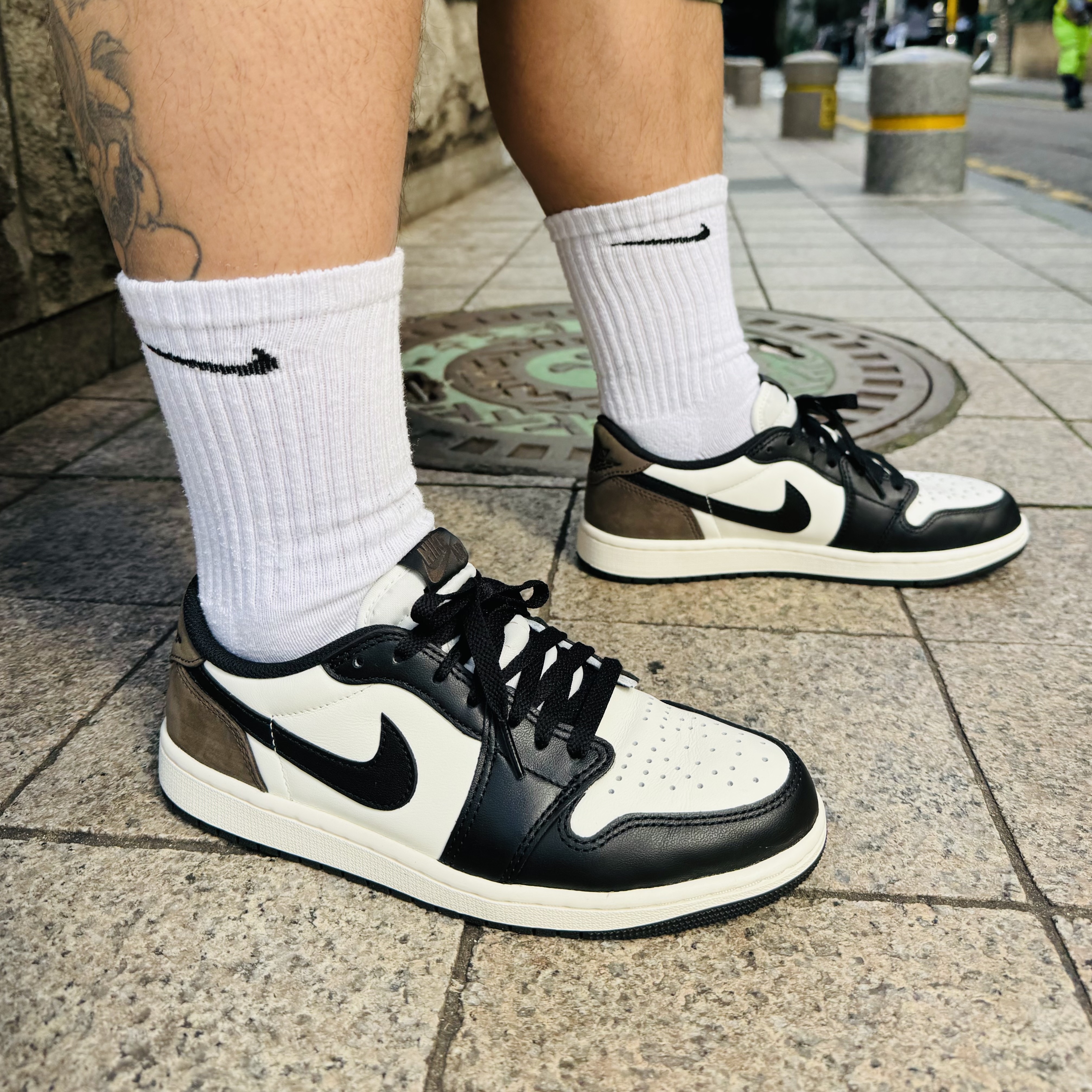 Jordan 1 Retro Low OG Mocha 착용 스타일