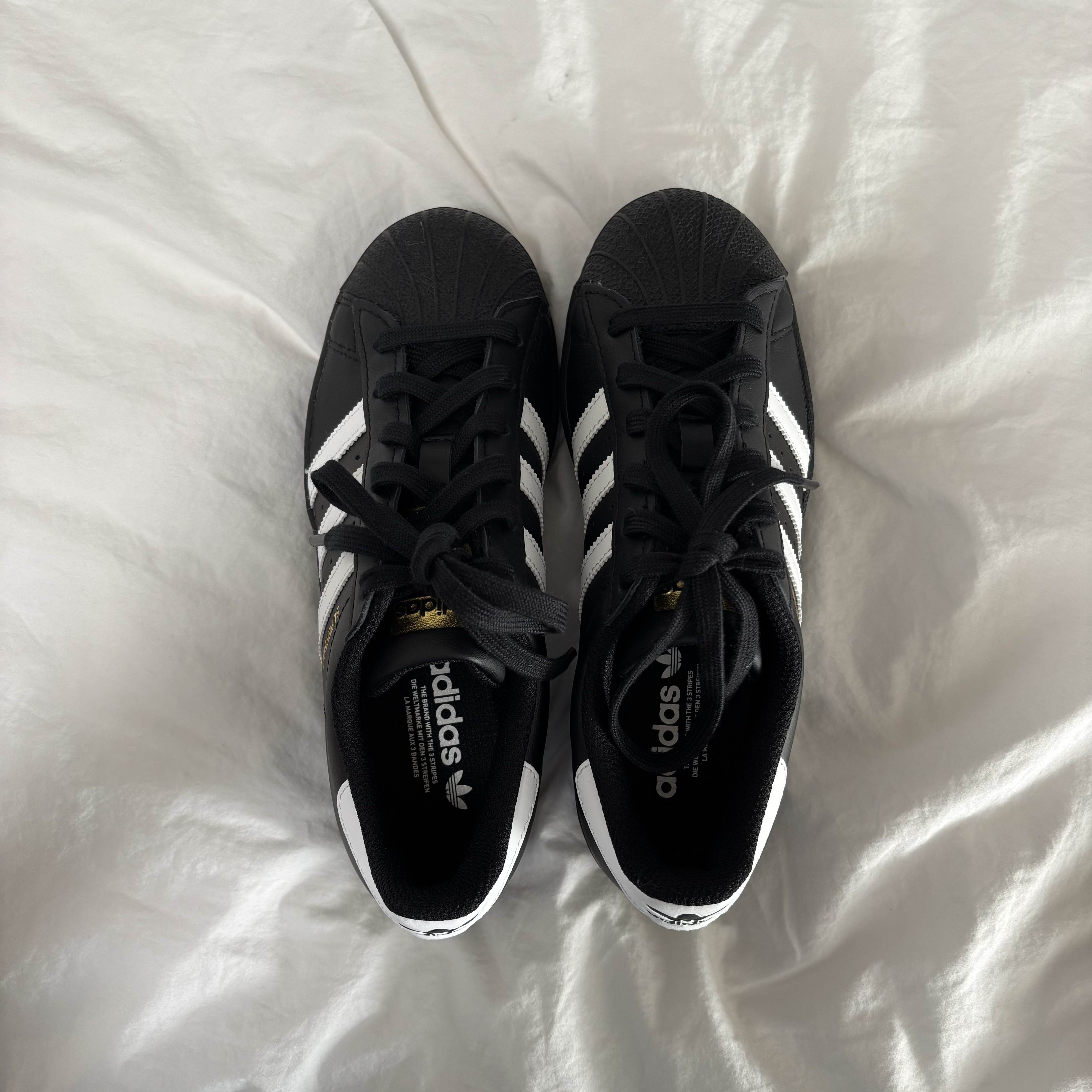(J) Adidas Superstar Black White 착용 스타일 - 2