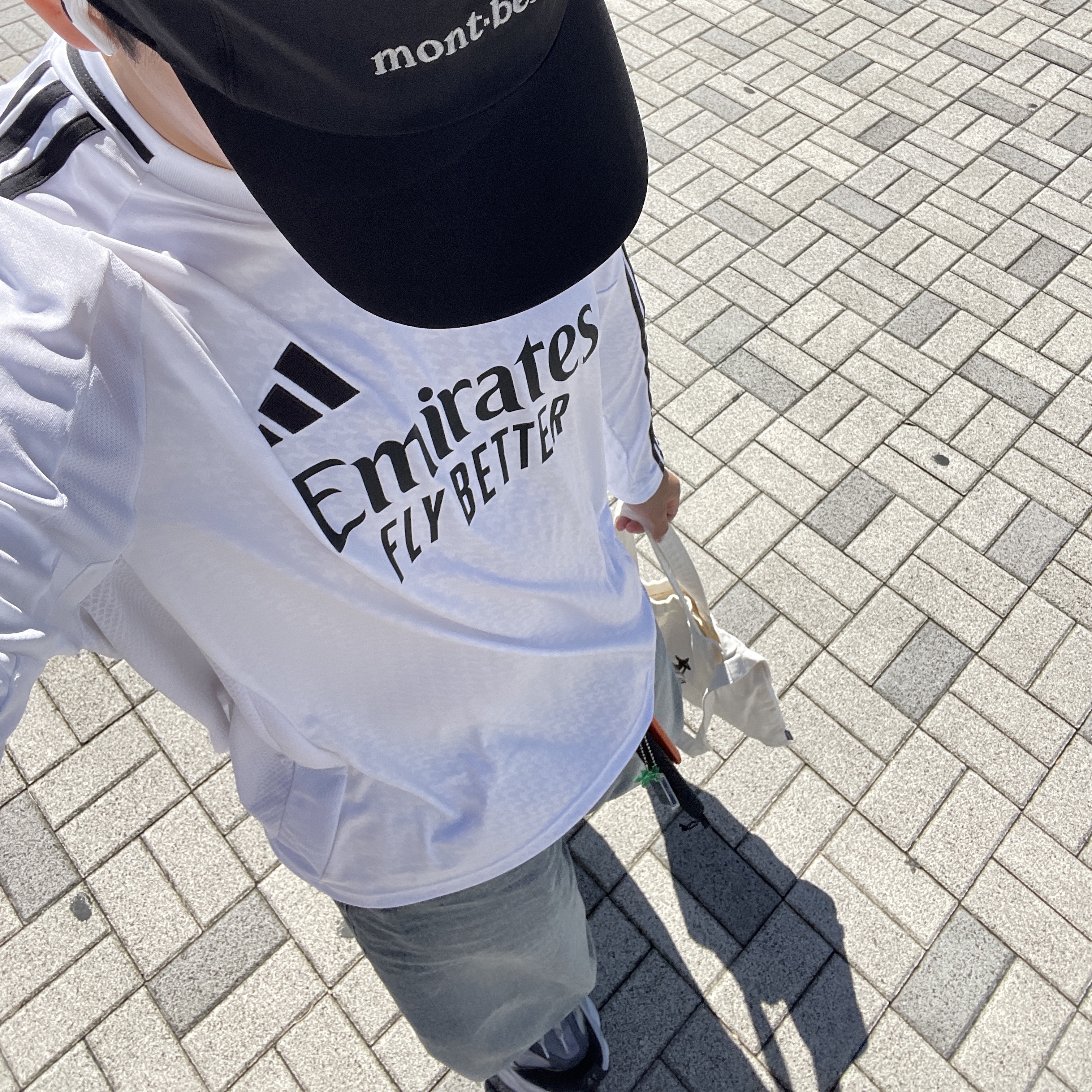 Adidas Real Madrid 2024/25 Home Long Sleeve Jersey White - KR Sizing (Non Marking Ver.), Balenciaga Cargo Sneakers White Grey 착용 스타일 - 3