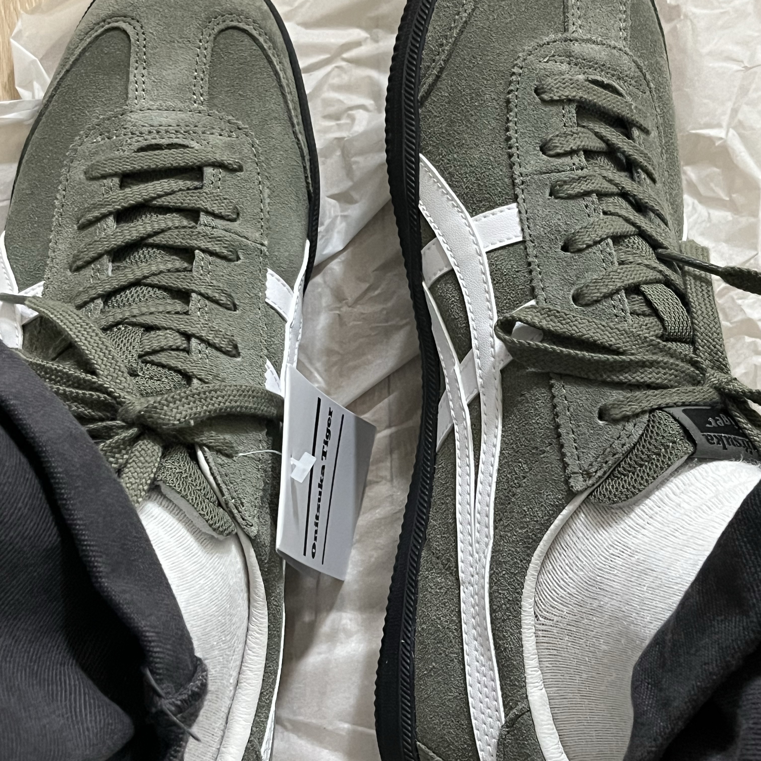 Onitsuka Tiger Tokuten Burnt Green 착용 스타일 - 2