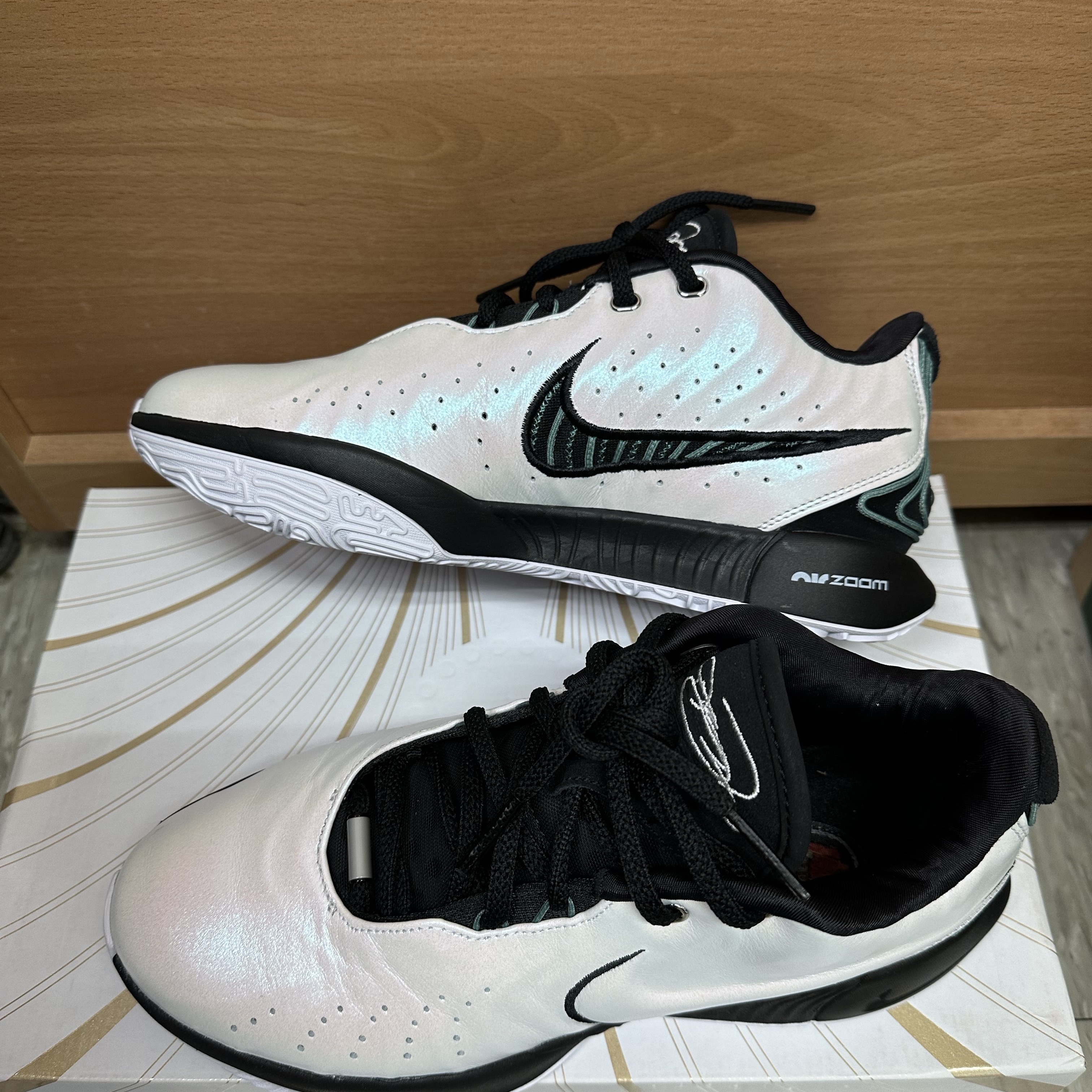 Nike Lebron 21 EP Conchiolin White Bicoastal, Nike Lebron 21 Conchiolin White Bicoastal 착용 스타일