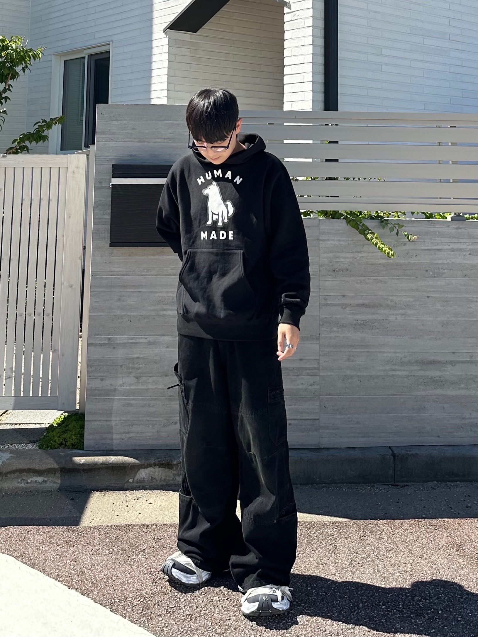 Human Made Worksout 20th Anniversary Jindo Dog Heavt Weight Hoodie Black 착용 스타일 - 1