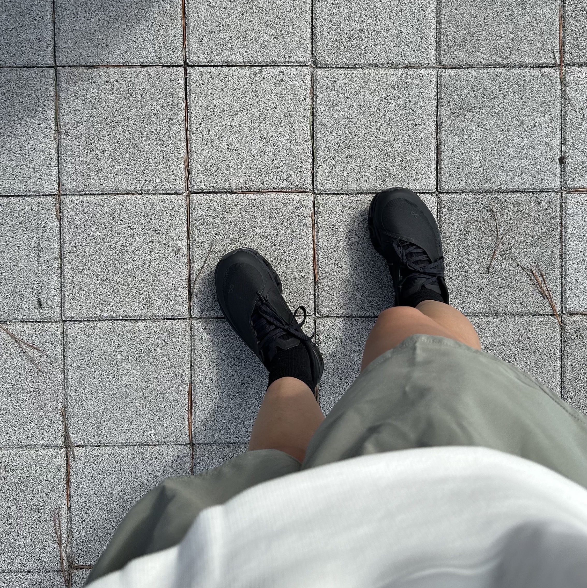 (W) On Running x Post Archive Faction (Paf) Cloudmonster 2 Black Magnet 착용 스타일