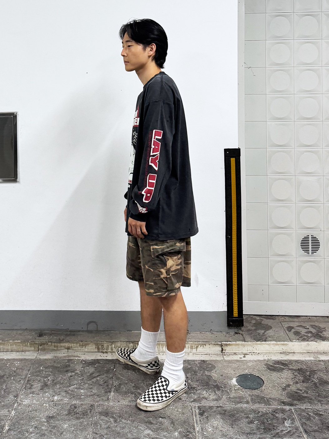 QT8 GARMENTS TL Buzzer Beater SP Washed Long Sleeve Black, QT8 GARMENTS BN Camo Ripstop Cargo Shorts Khaki 착용 스타일 - 2
