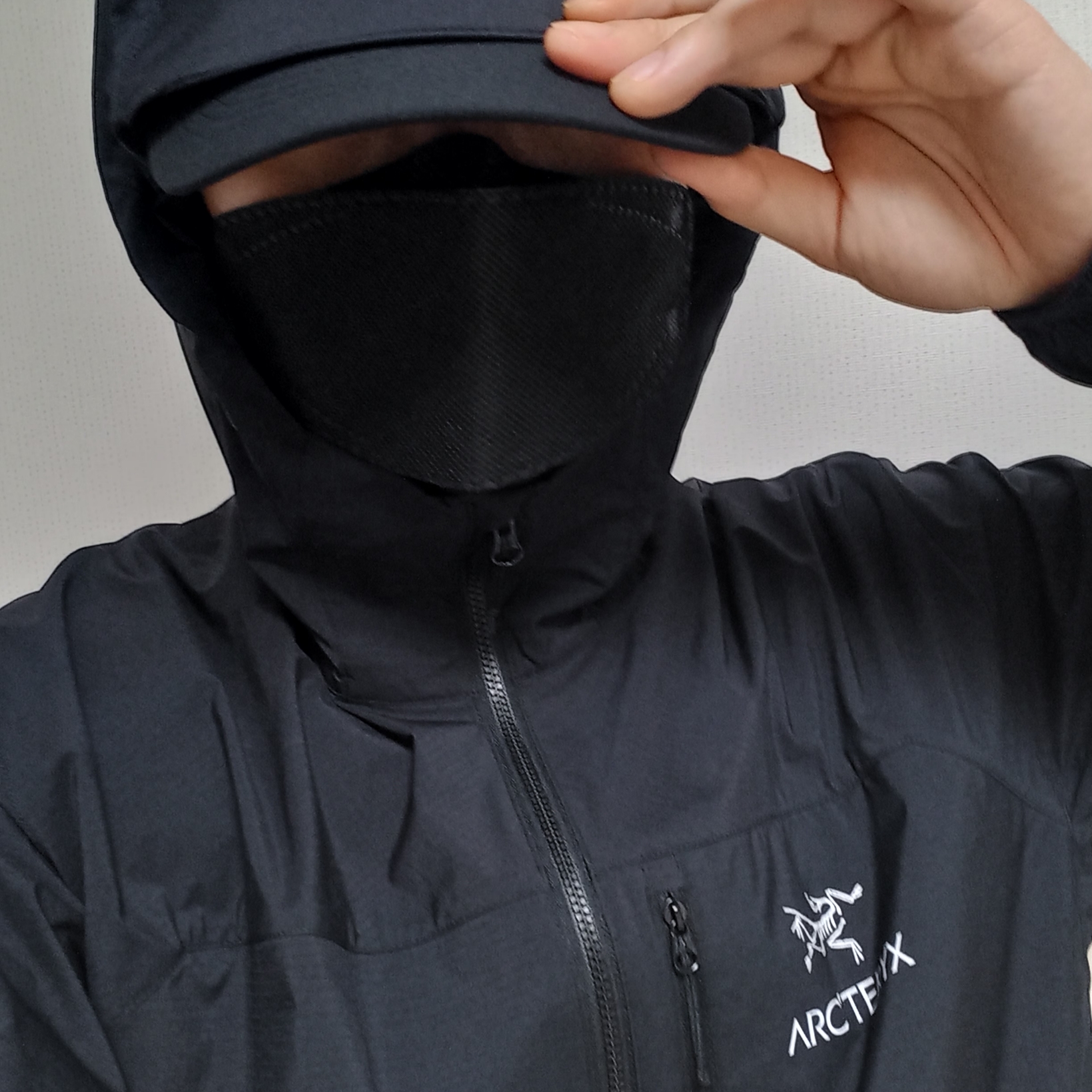 Arc'teryx Squamish Hoody Black 착용 스타일 - 3