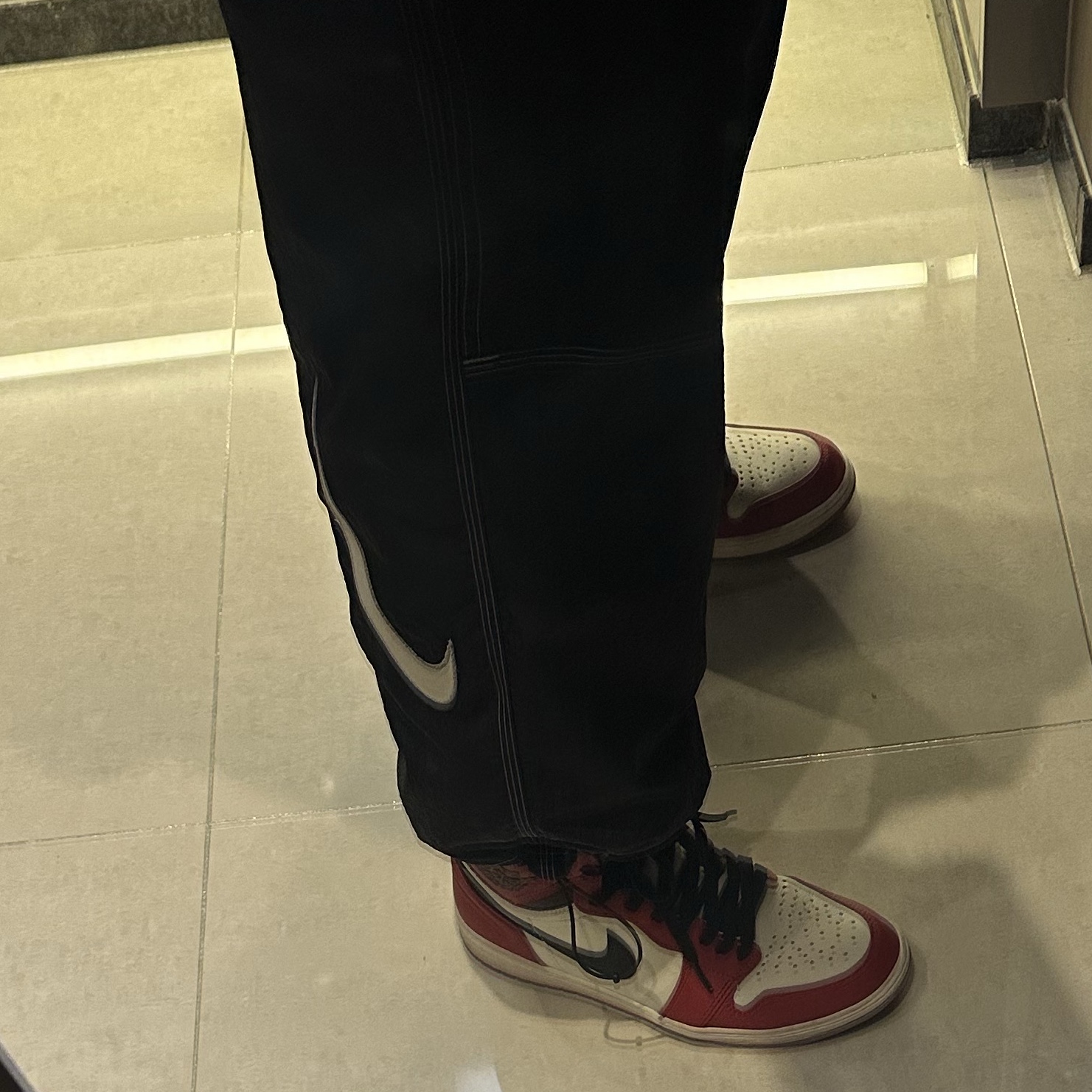 Jordan 1 Retro High OG Chicago 2022, Supreme x Nike Ripstop Track Pants Black - 24SS 착용 스타일
