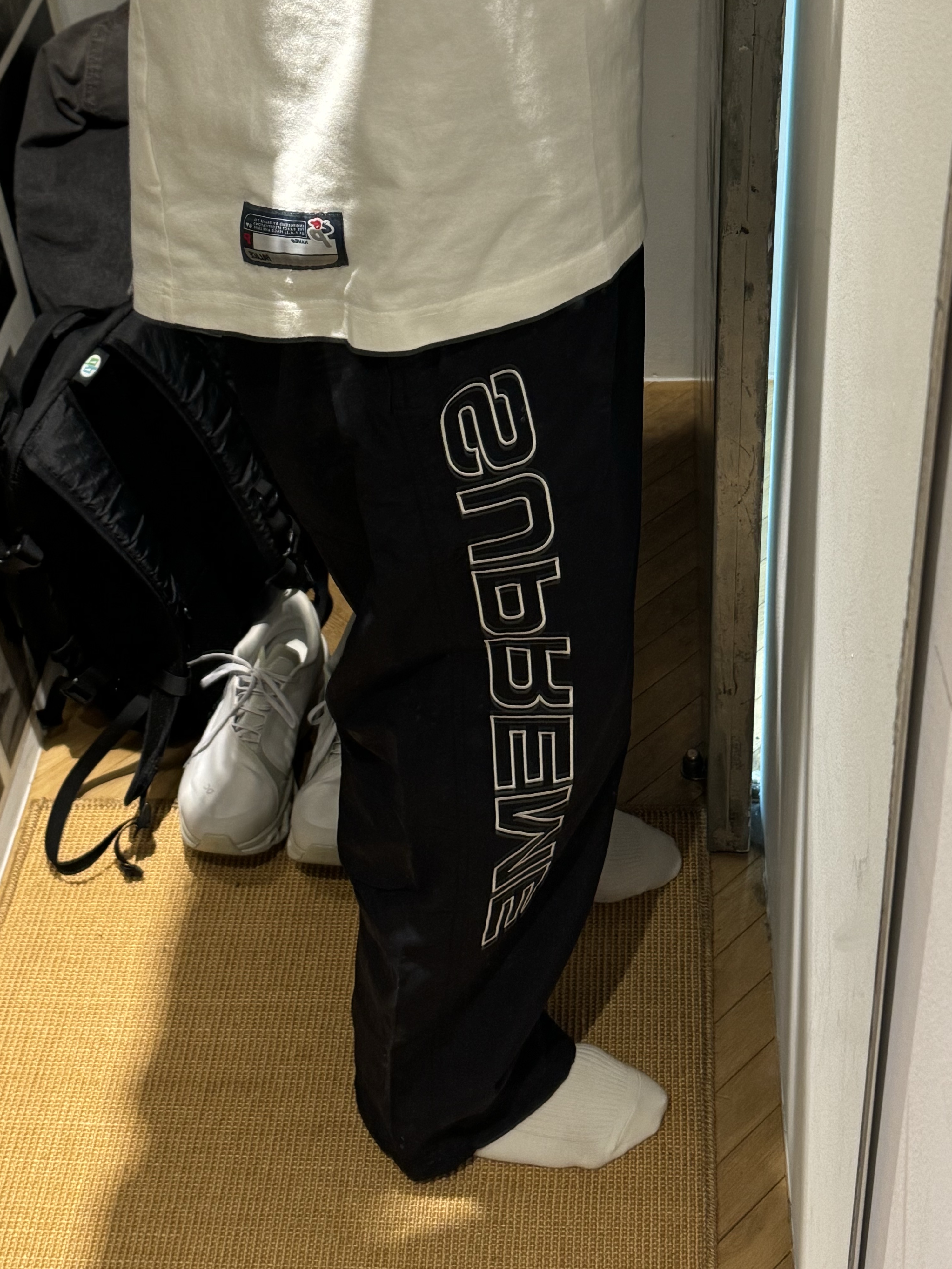 Supreme Spellout Embroidered Track Pant Black - 24FW 착용 스타일