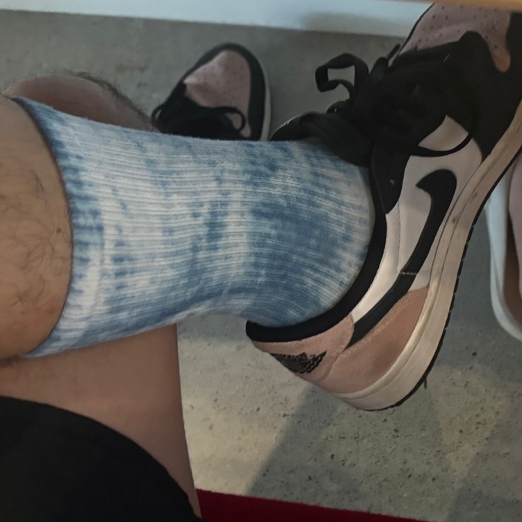 Nike Everyday Plus Cushioned Tie-Dye Crew Socks Multi Color (2 Pack/Korean Ver.) 착용 스타일