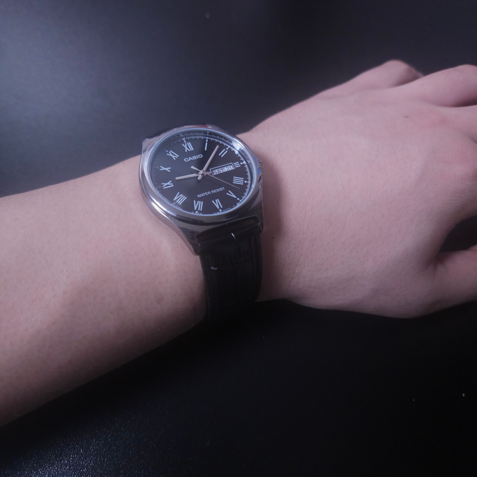 Casio MTP-V006L-1BUDF 착용 스타일
