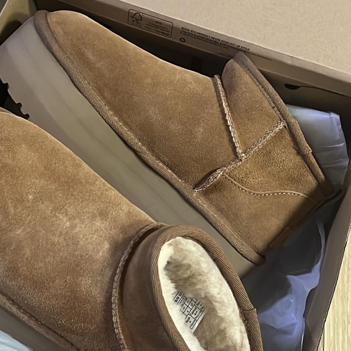 (W) UGG Classic Ultra Mini Platform Boots Chestnut 착용 스타일 - 2