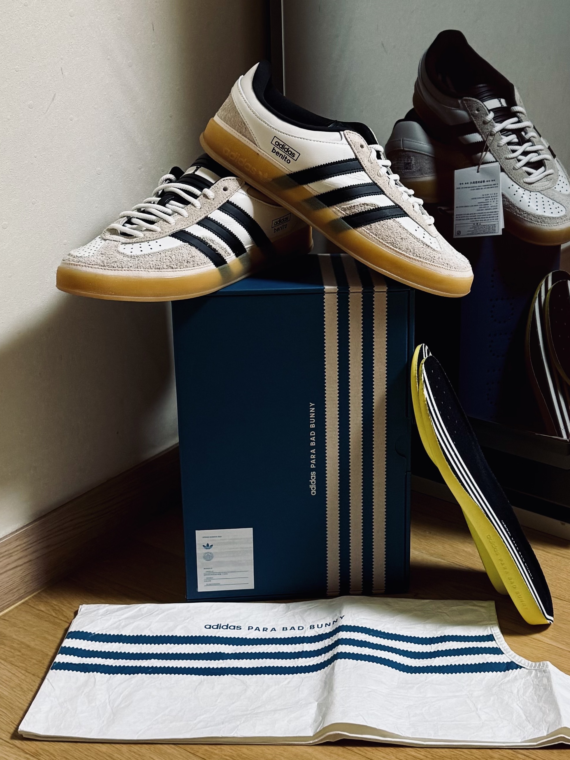 Adidas x Bad Bunny Gazelle Indoor Off White Black 착용 스타일