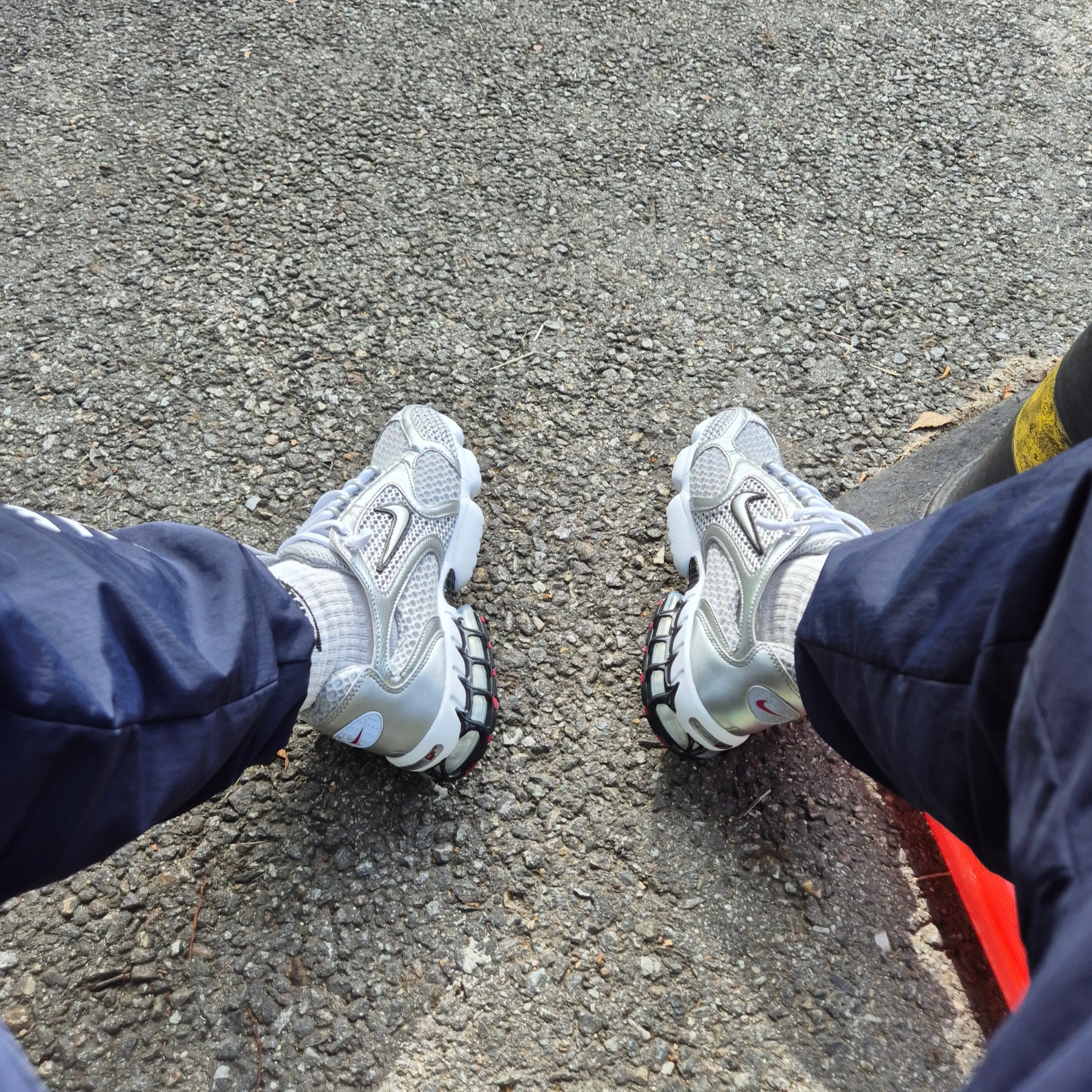 Nike Air Zoom Spiridon Cage 2 Metallic Silver 착용 스타일