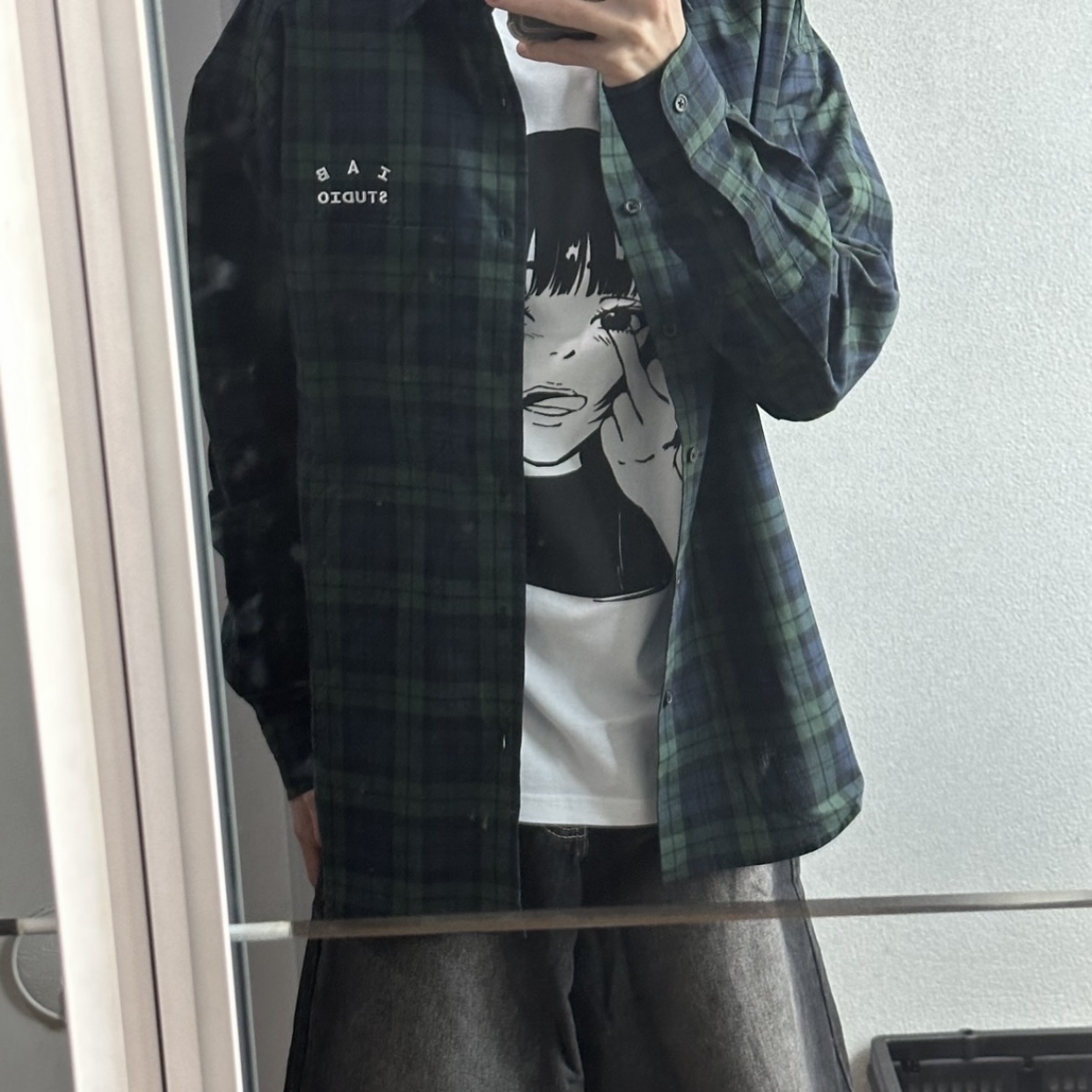IAB Studio Blackwatch Tartan Shirt Blue Green 착용 스타일