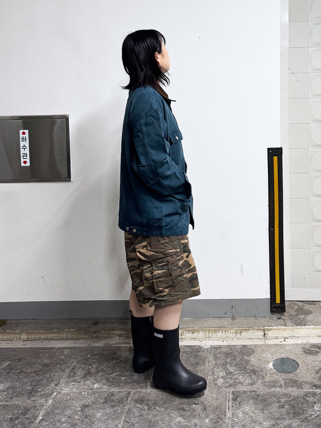 QT8 GARMENTS TL Washed Work Chore Jacket Navy, QT8 GARMENTS BN Camo Ripstop Cargo Shorts Khaki 착용 스타일 - 1