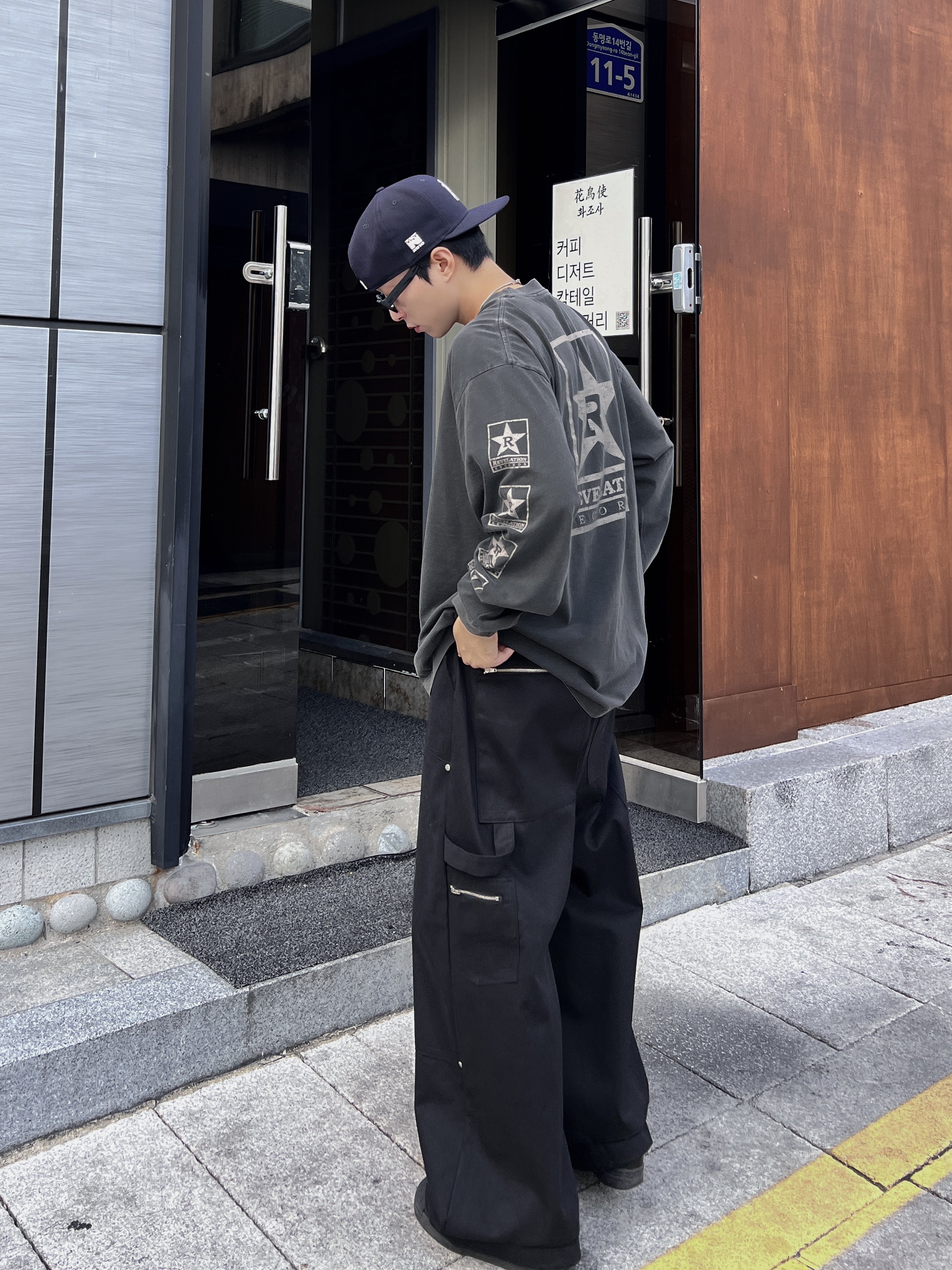 Thisisneverthat x New Era x MLB New York Yankees 59Fifty Classic Navy, Adidas Superstar Core Black White 착용 스타일 - 1