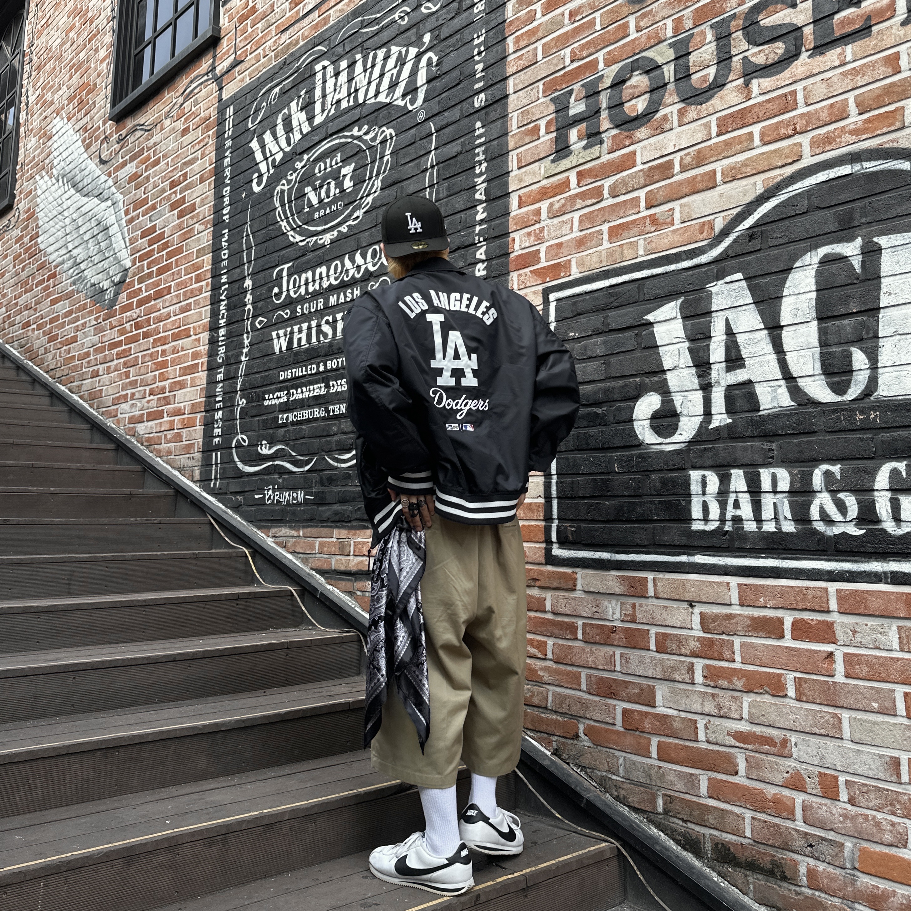 Nike Cortez White Black, Dickies Loose Fit 13 Inch Flat Front Work Shorts Khaki 착용 스타일 - 6