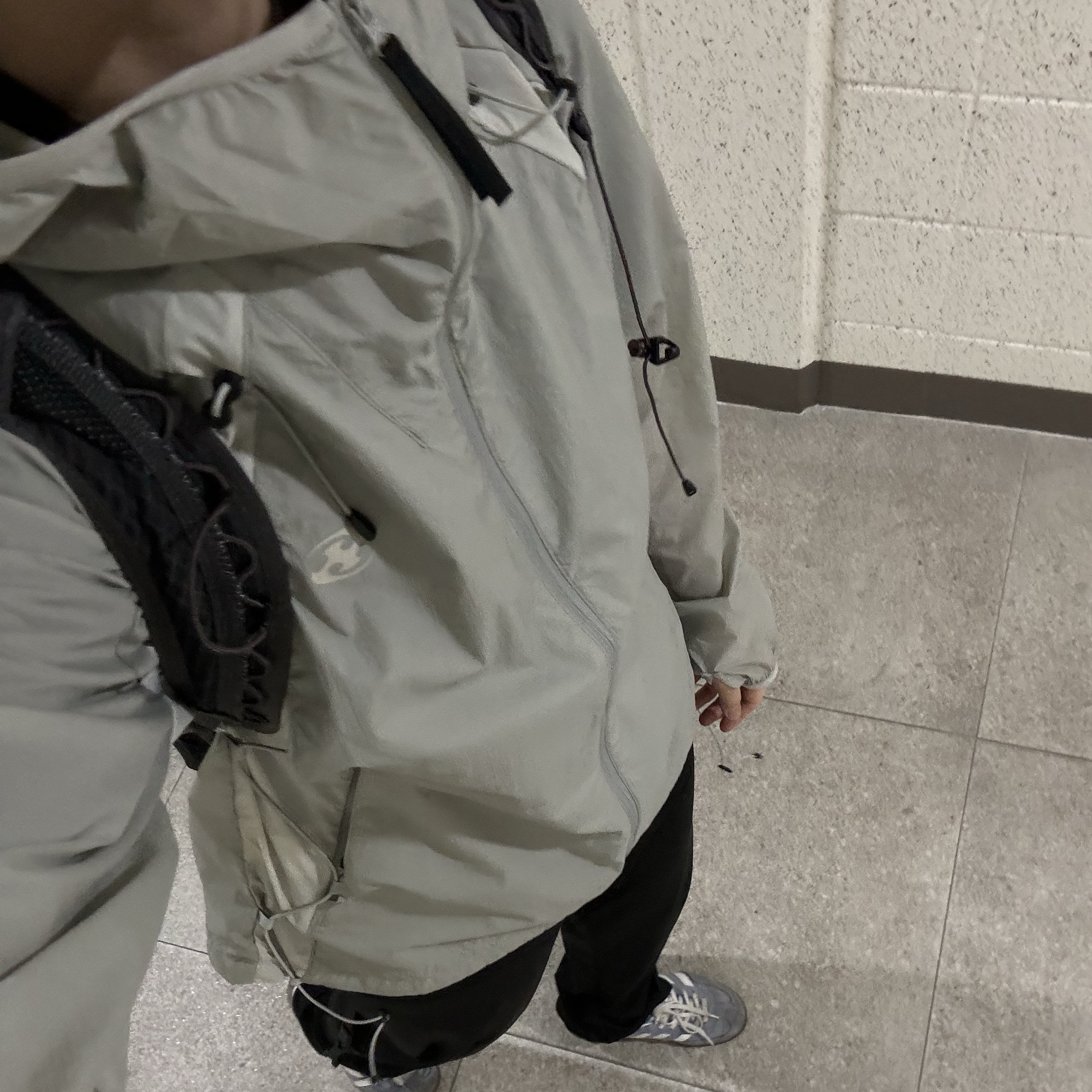 Sansan Gear Backpack Jacket Light Grey - 24SS 착용 스타일 - 3