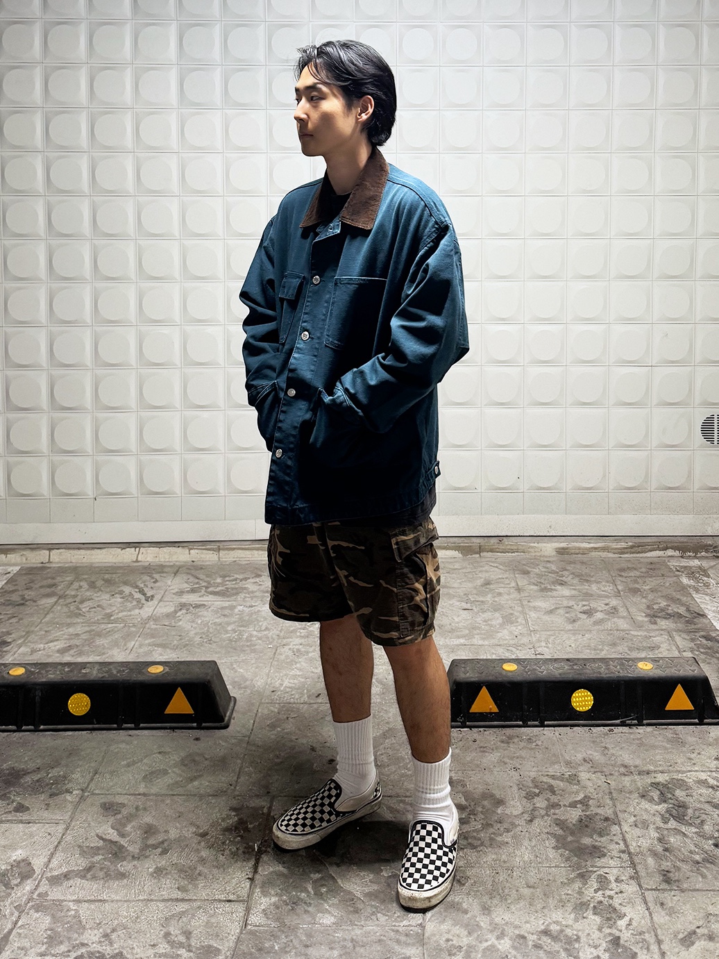 QT8 GARMENTS TL Washed Work Chore Jacket Navy, QT8 GARMENTS BN Camo Ripstop Cargo Shorts Khaki 착용 스타일 - 1