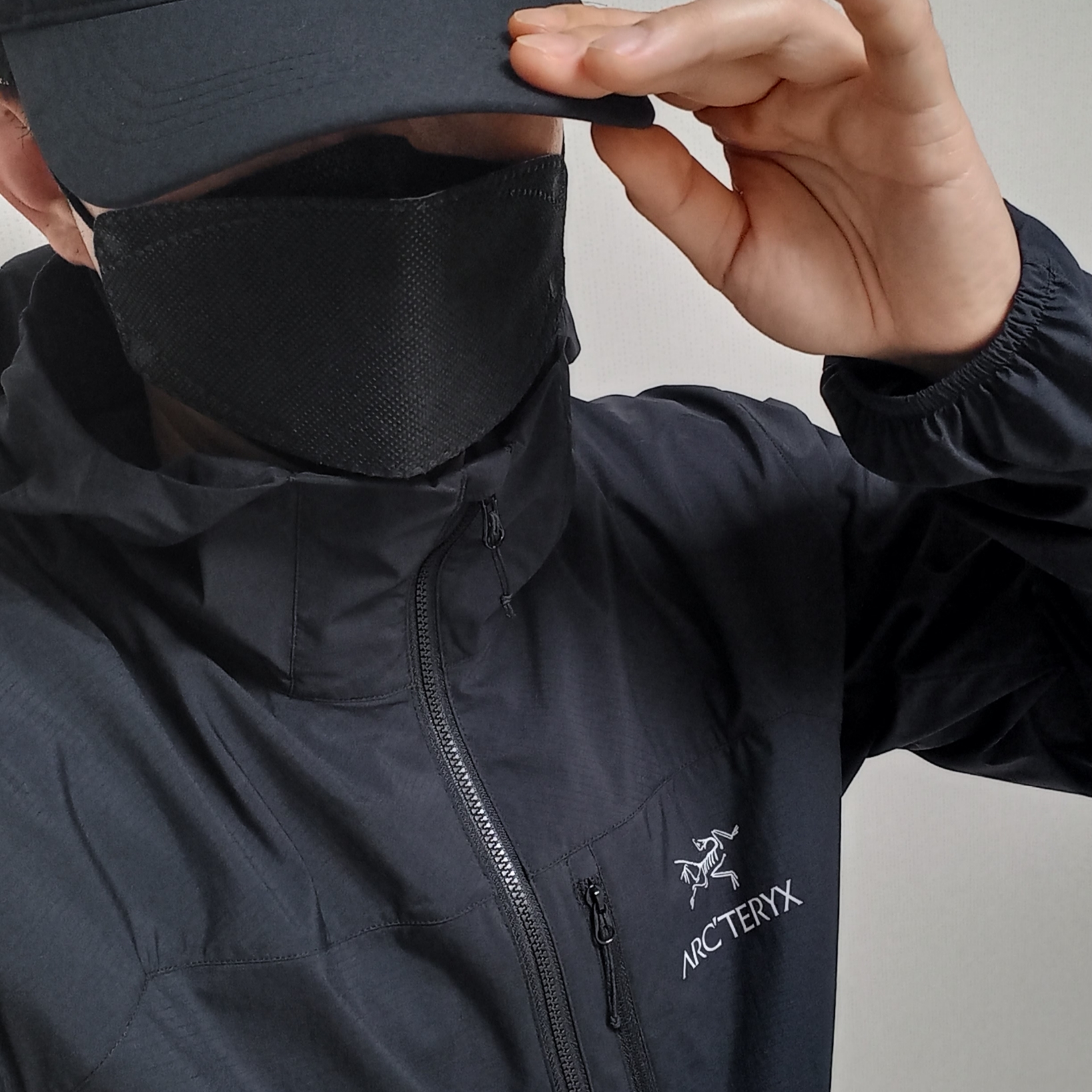 Arc'teryx Squamish Hoody Black 착용 스타일 - 1