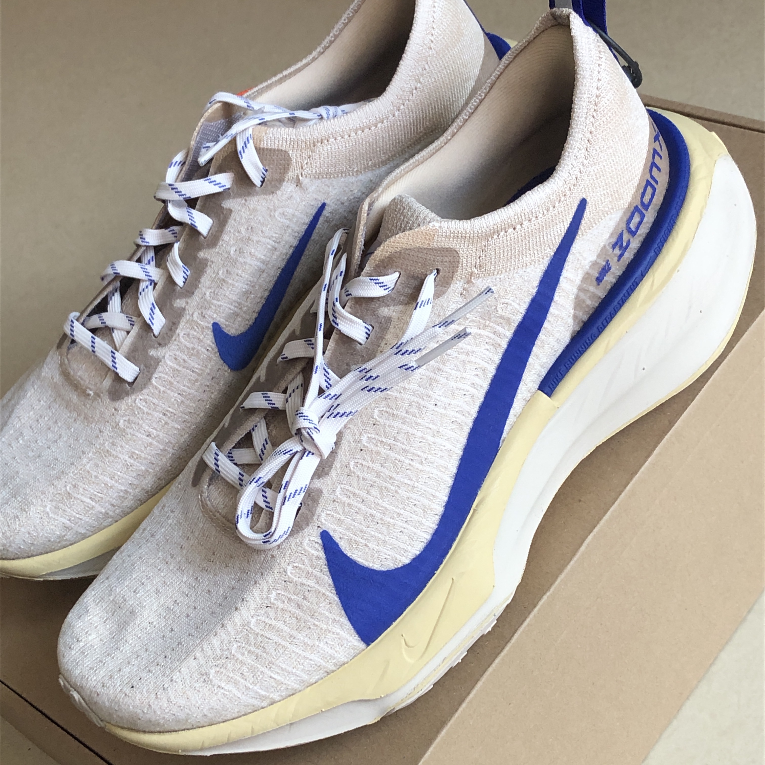 Nike Invincible 3 Sanddrift Concord 착용 스타일