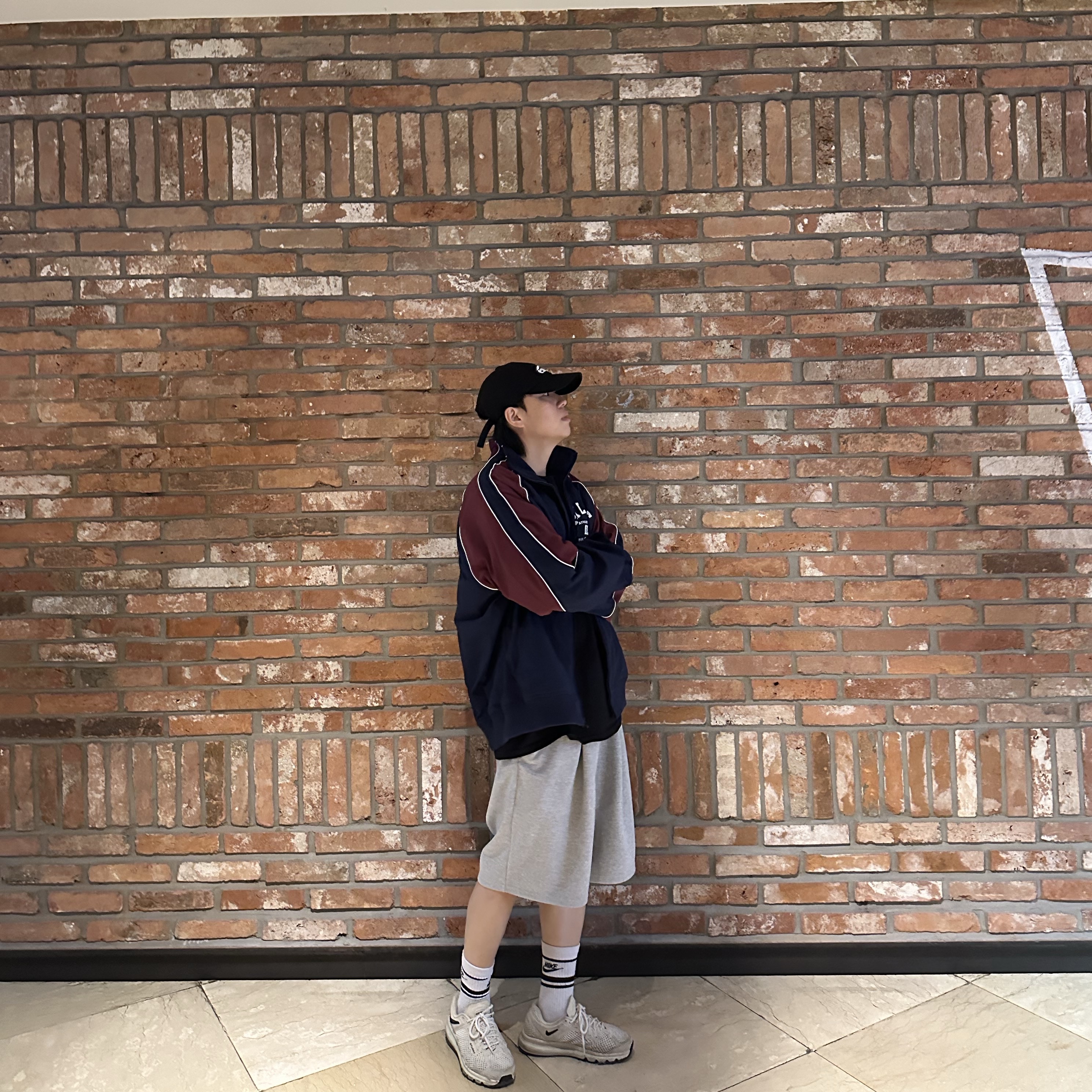 Palace x Gap Nylon Track Top Navy Red - 24SS, Emis New Logo Emis Cap Black 착용 스타일 - 1