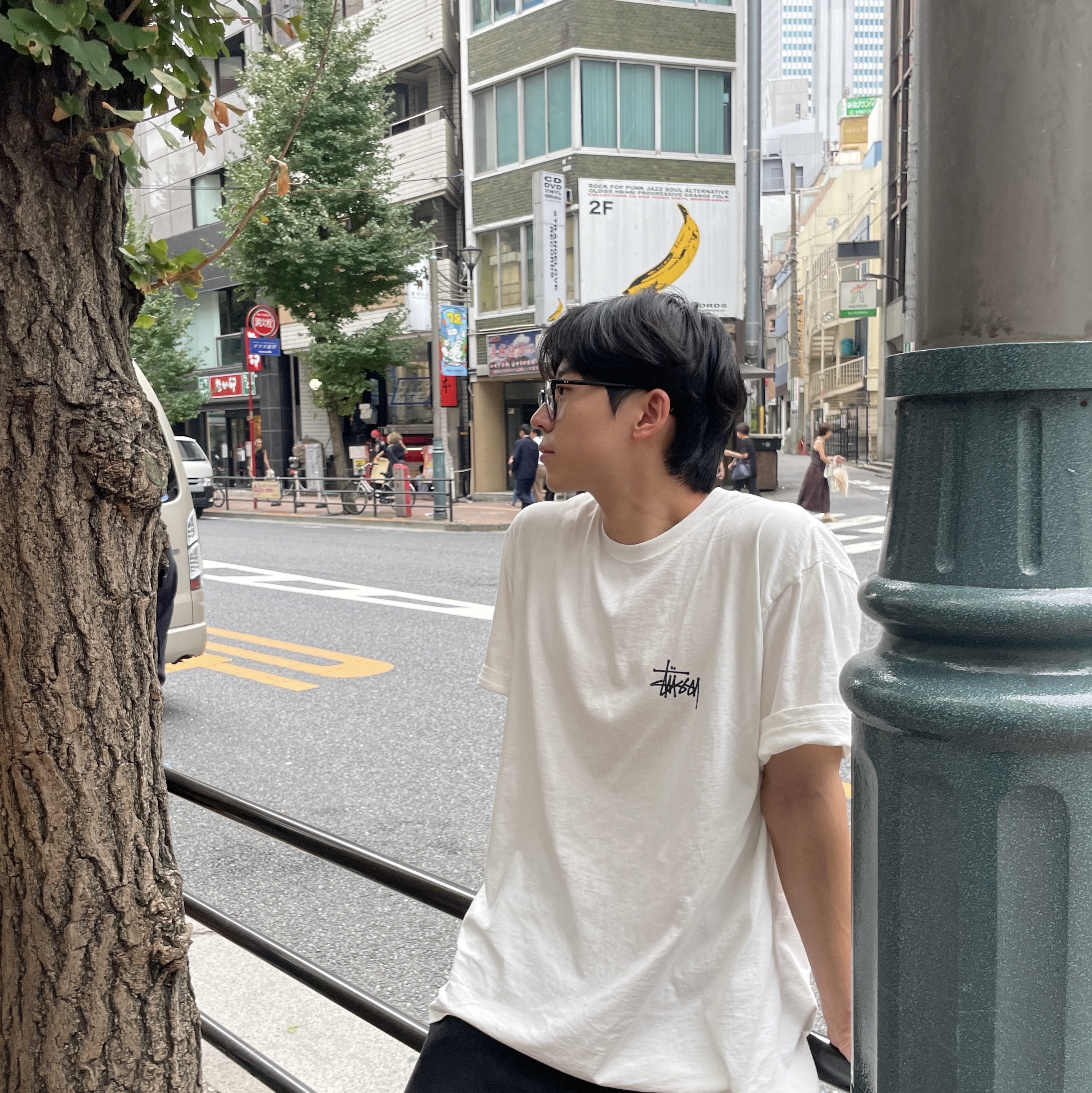 Stussy California Grown Pigment Dyed T-Shirt Natural 착용 스타일
