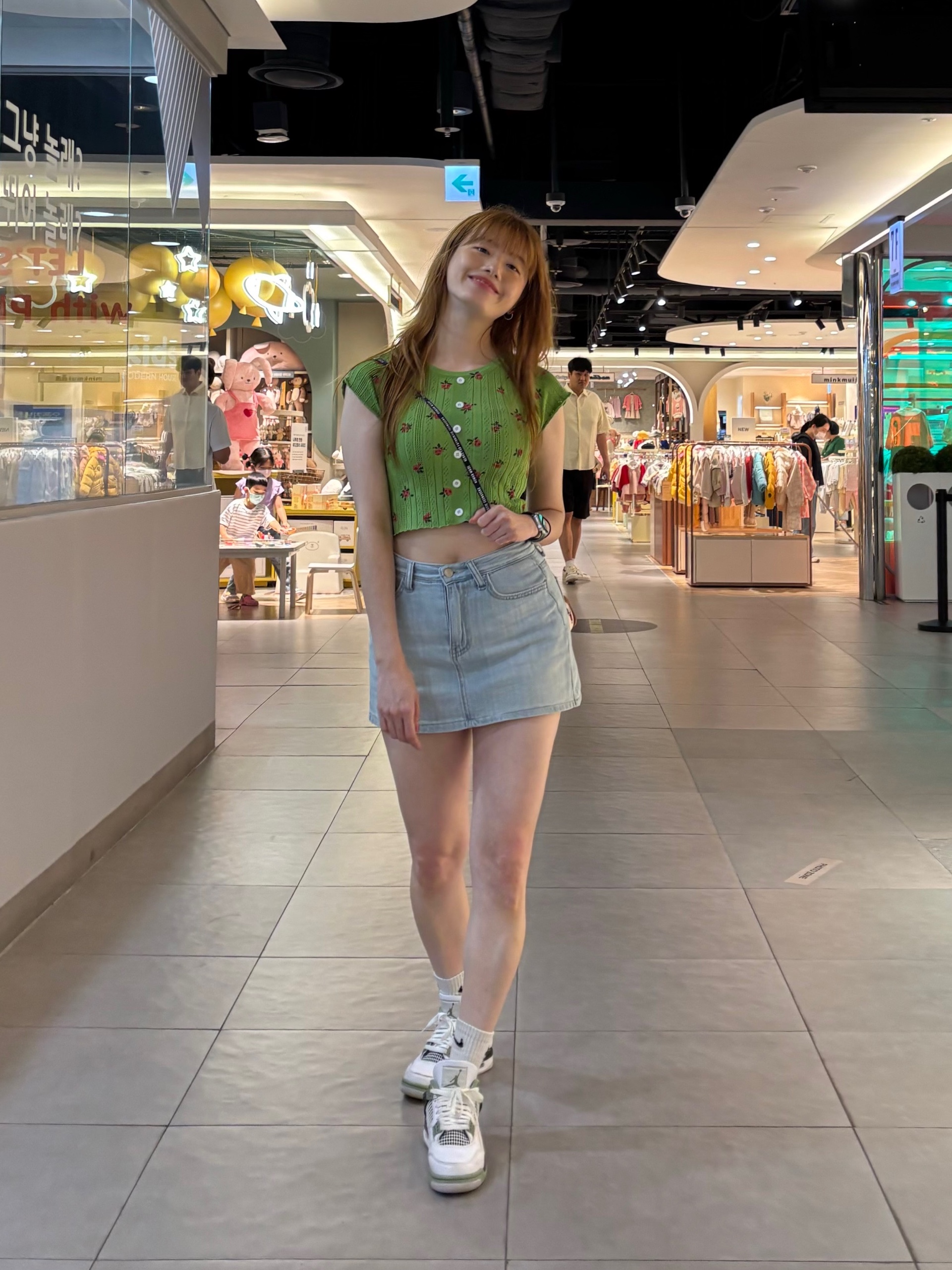 (W) Jordan 4 Retro Oil Green 착용 스타일 - 2