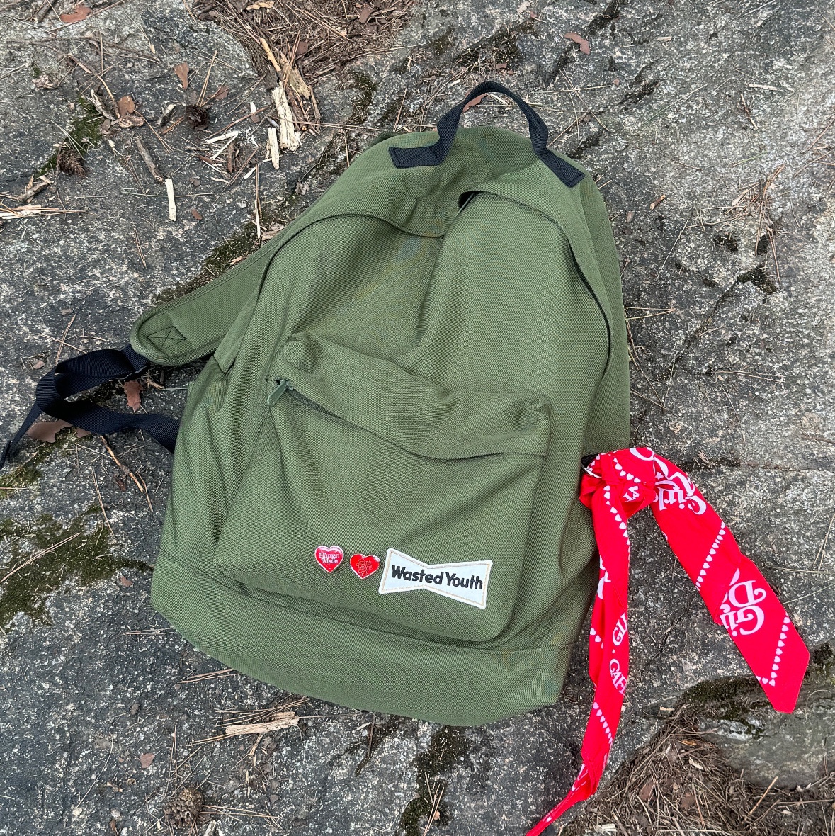 Verdy Wasted Youth Backpack Olive Drab 착용 스타일