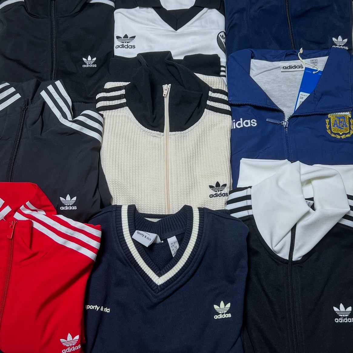 (W) Adidas Adilenium Oversized Track Top Better Scarlet - US Sizing, (W) Adidas Adilenium Oversized Track Top Black - US Sizing 착용 스타일