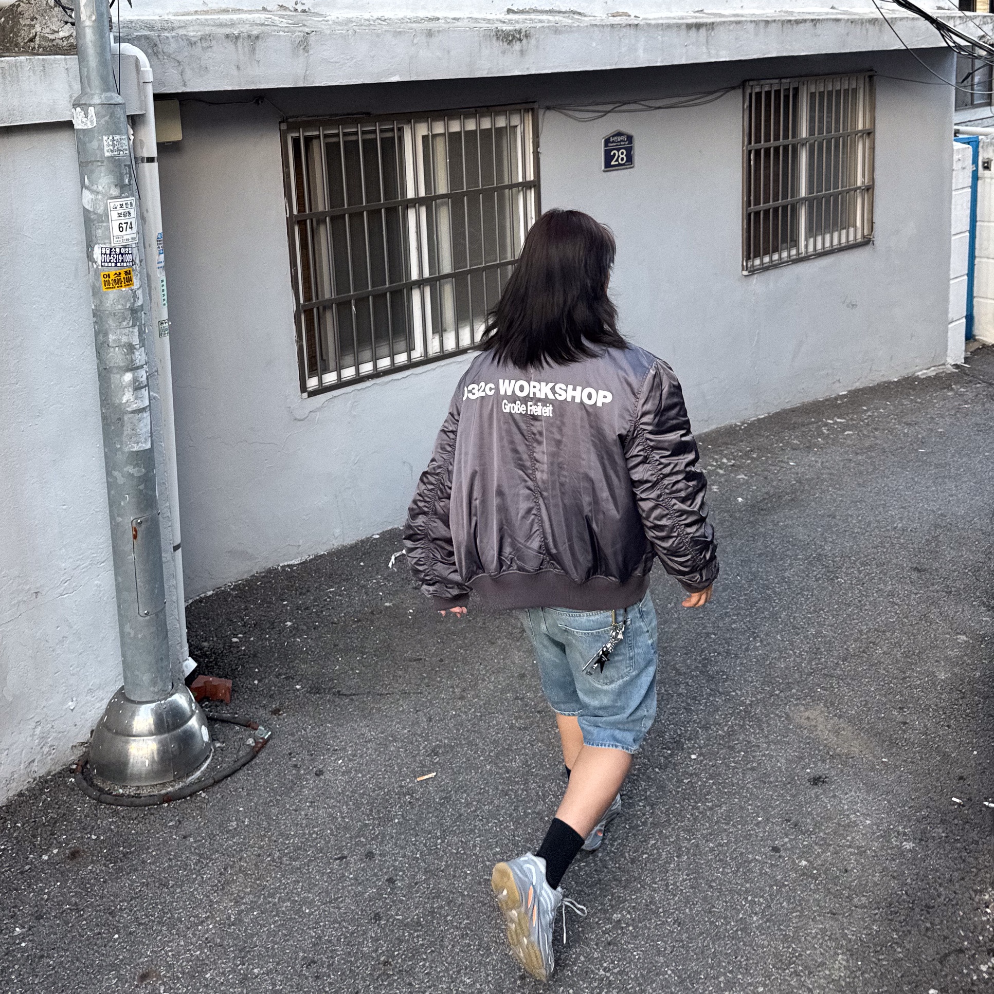 Stussy Denim Big OL' Shorts Washed Blue, Adidas Yeezy Boost 700 V2 Inertia 착용 스타일 - 5