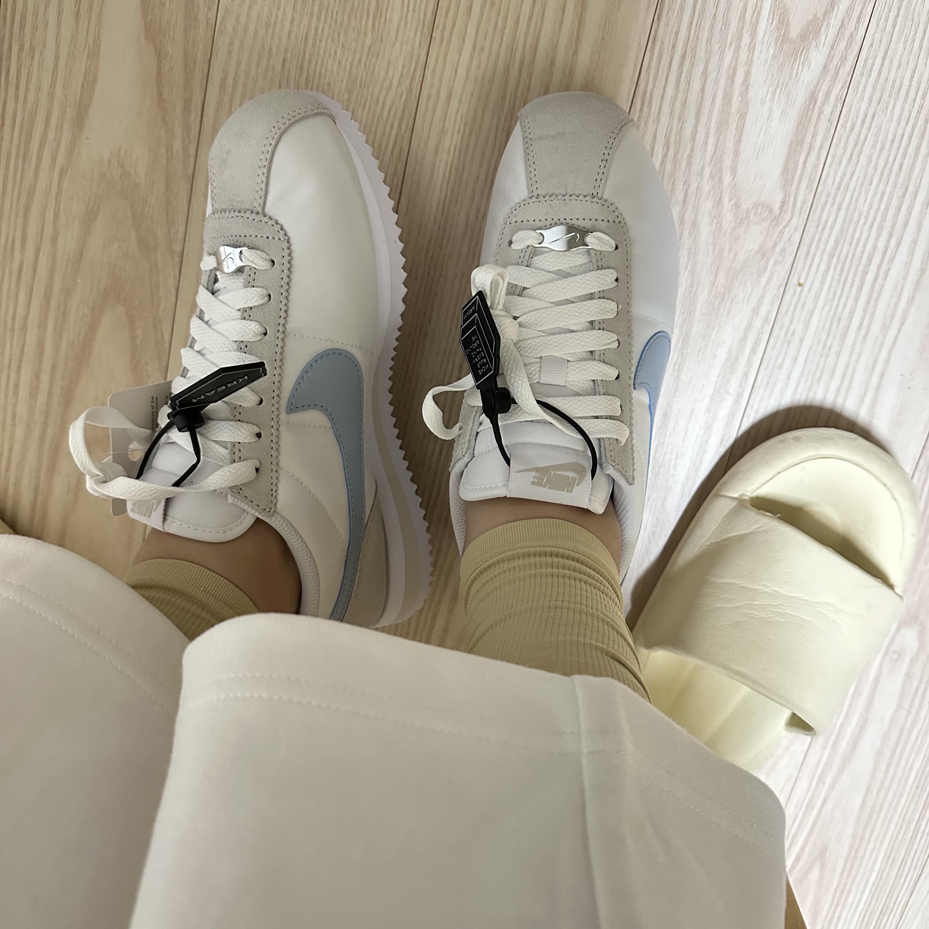 (W) Nike Cortez Light Armory Blue 착용 스타일