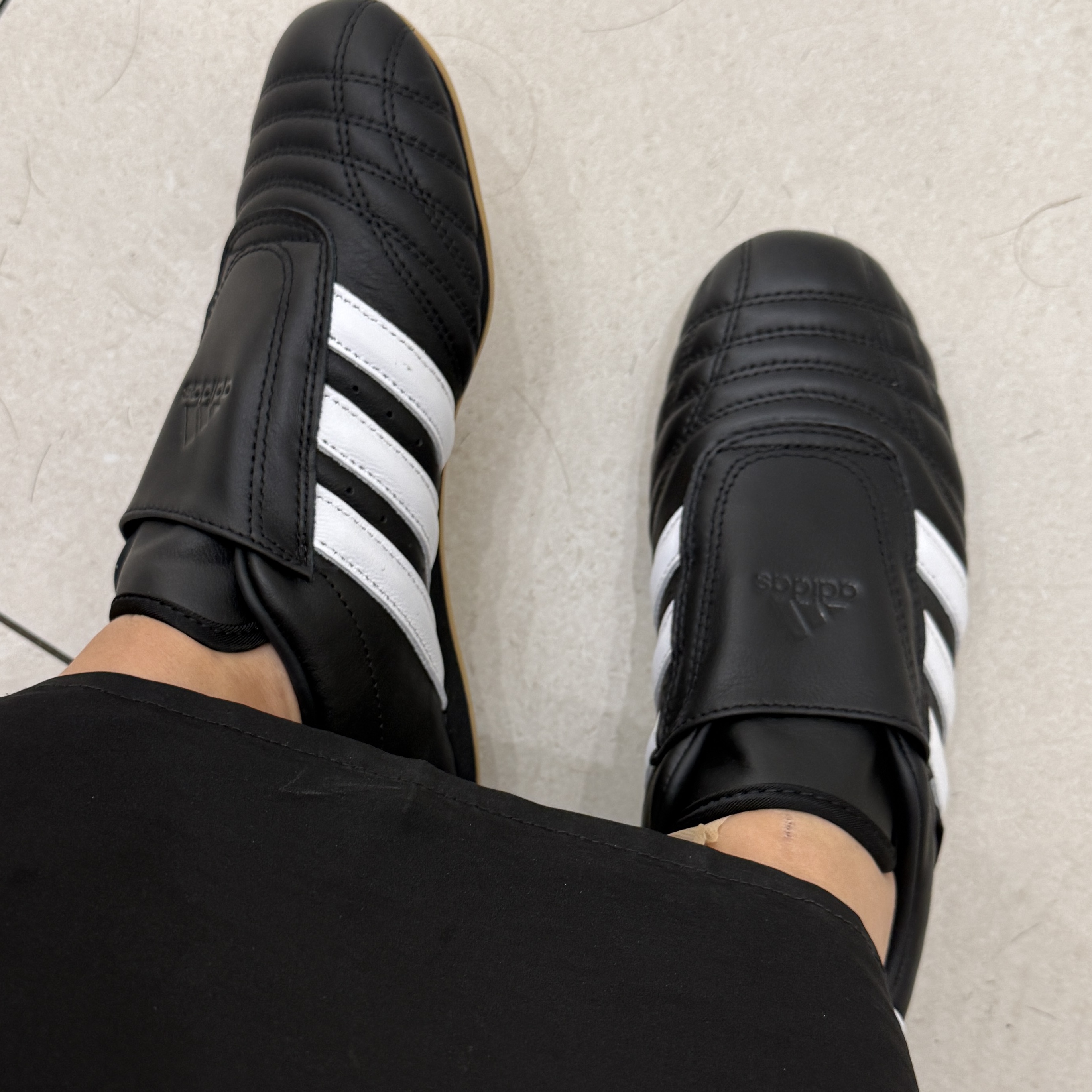(W) Adidas Taekwondo Core Black Cloud White 착용 스타일